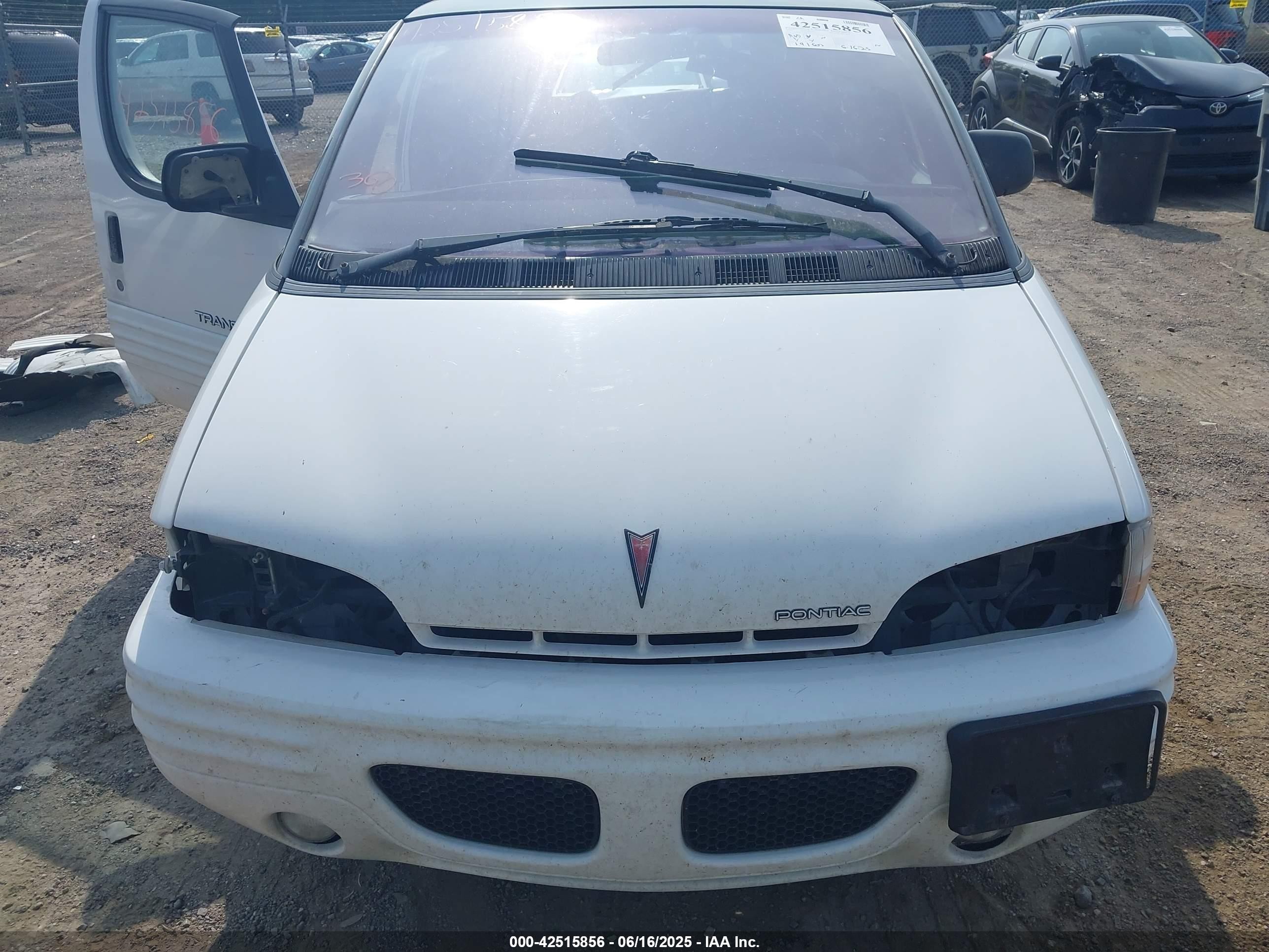 1995 Pontiac Trans Sport   White vin: 1GMDU06L0ST244722