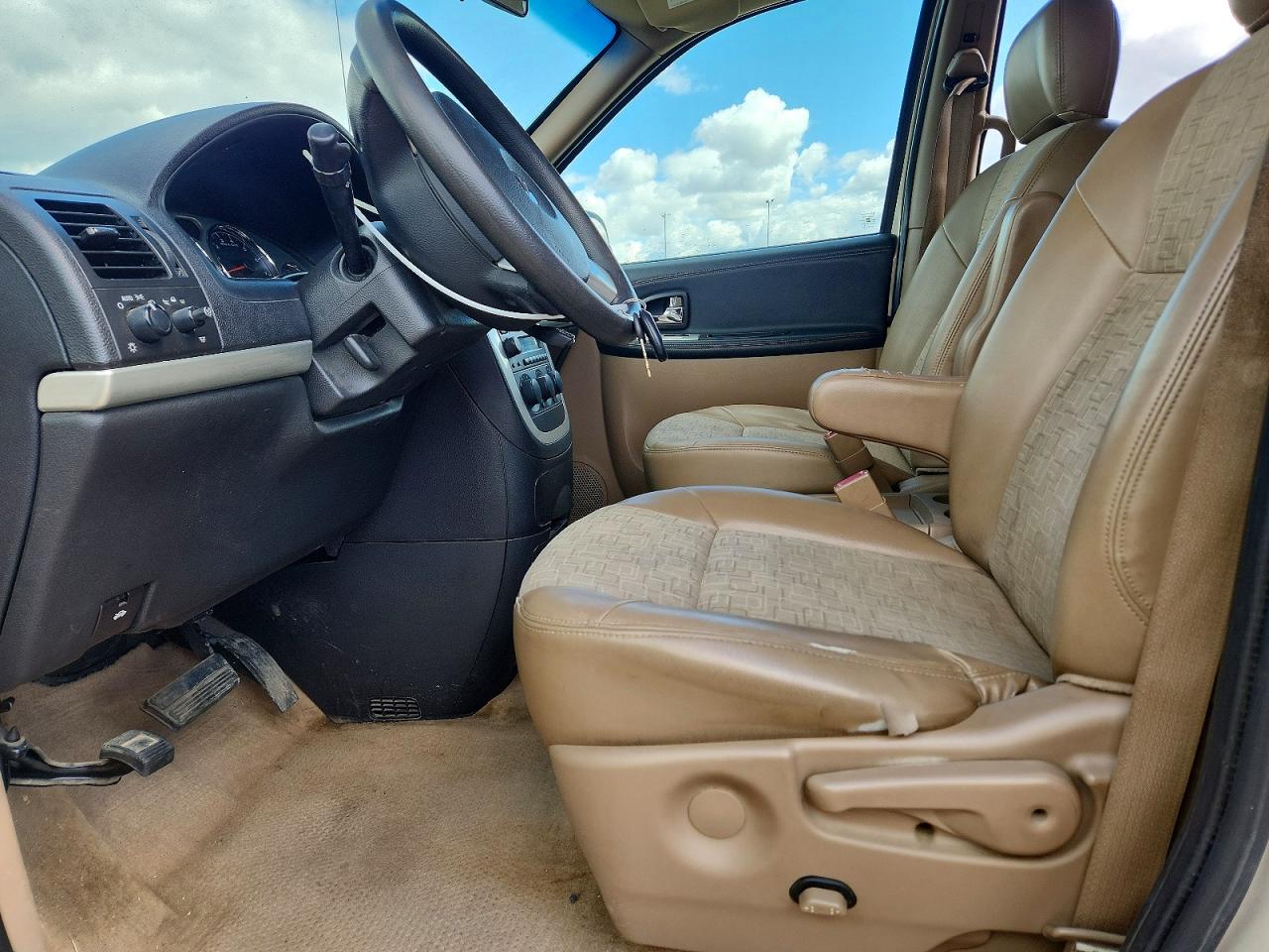2007 Pontiac Montana Gold vin: 1GMDU231X7D186733