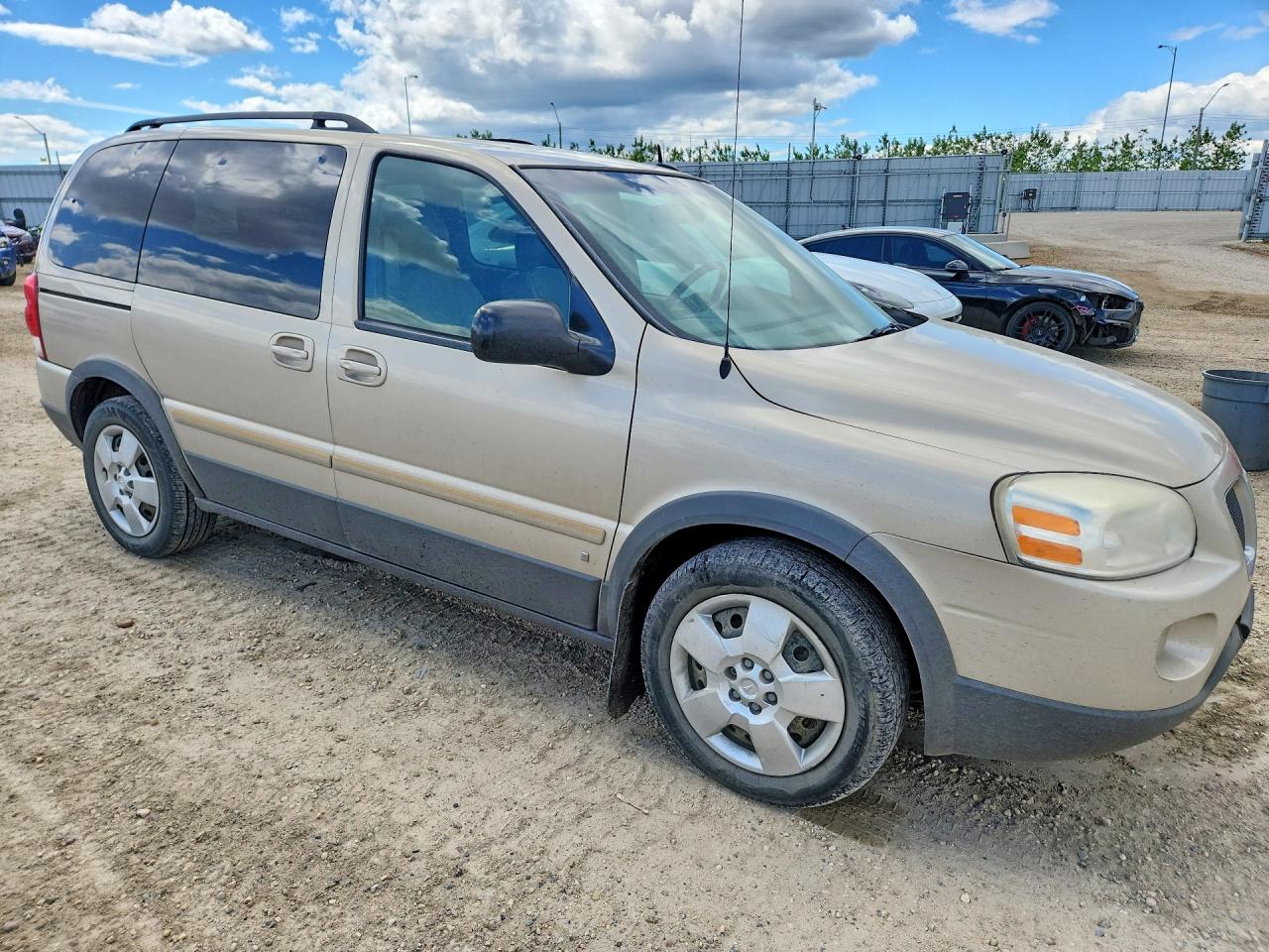 2007 Pontiac Montana Gold vin: 1GMDU231X7D186733