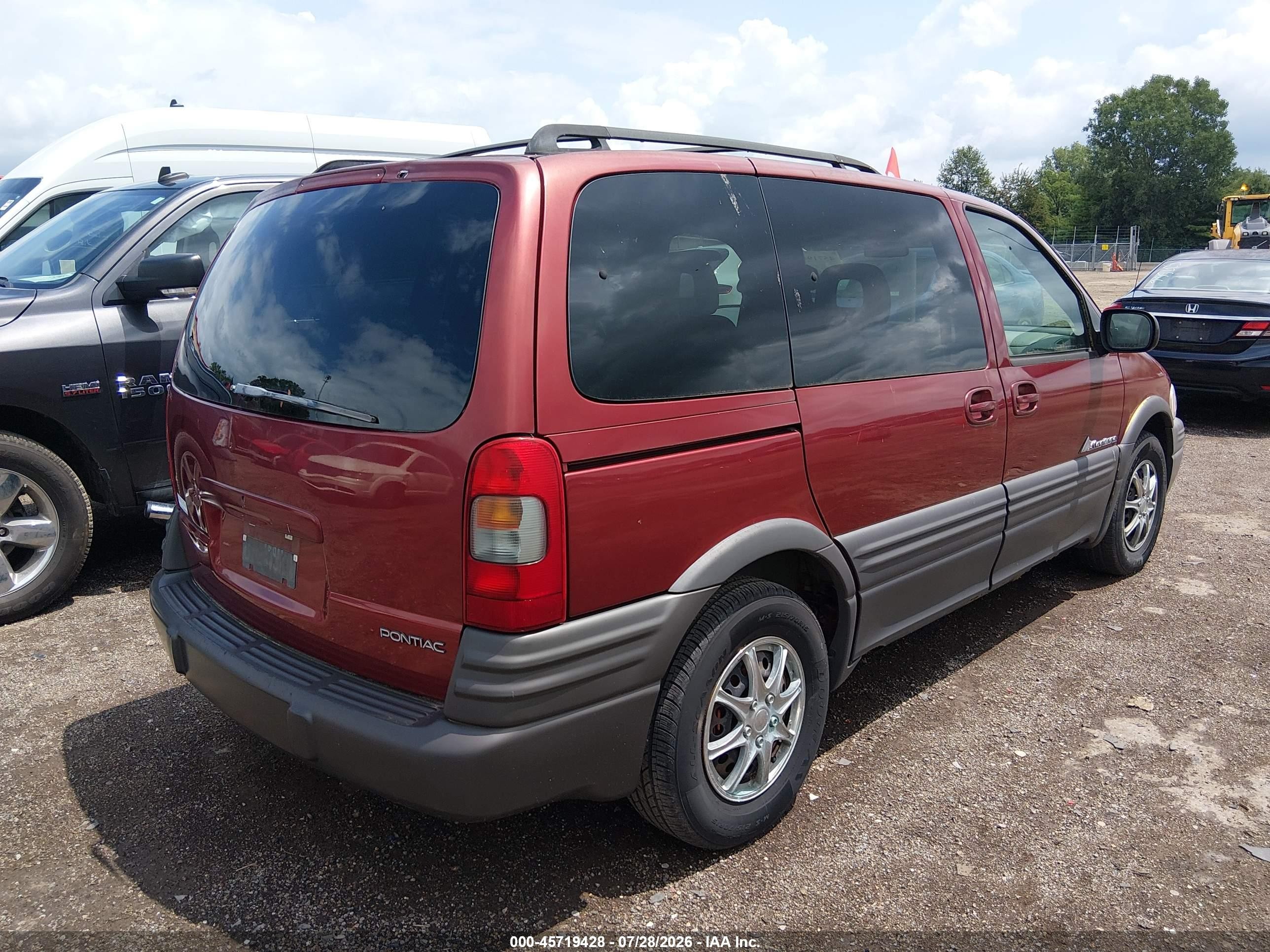 2002 Pontiac Montana V16 Красный vin: 1GMDU23E92D235190