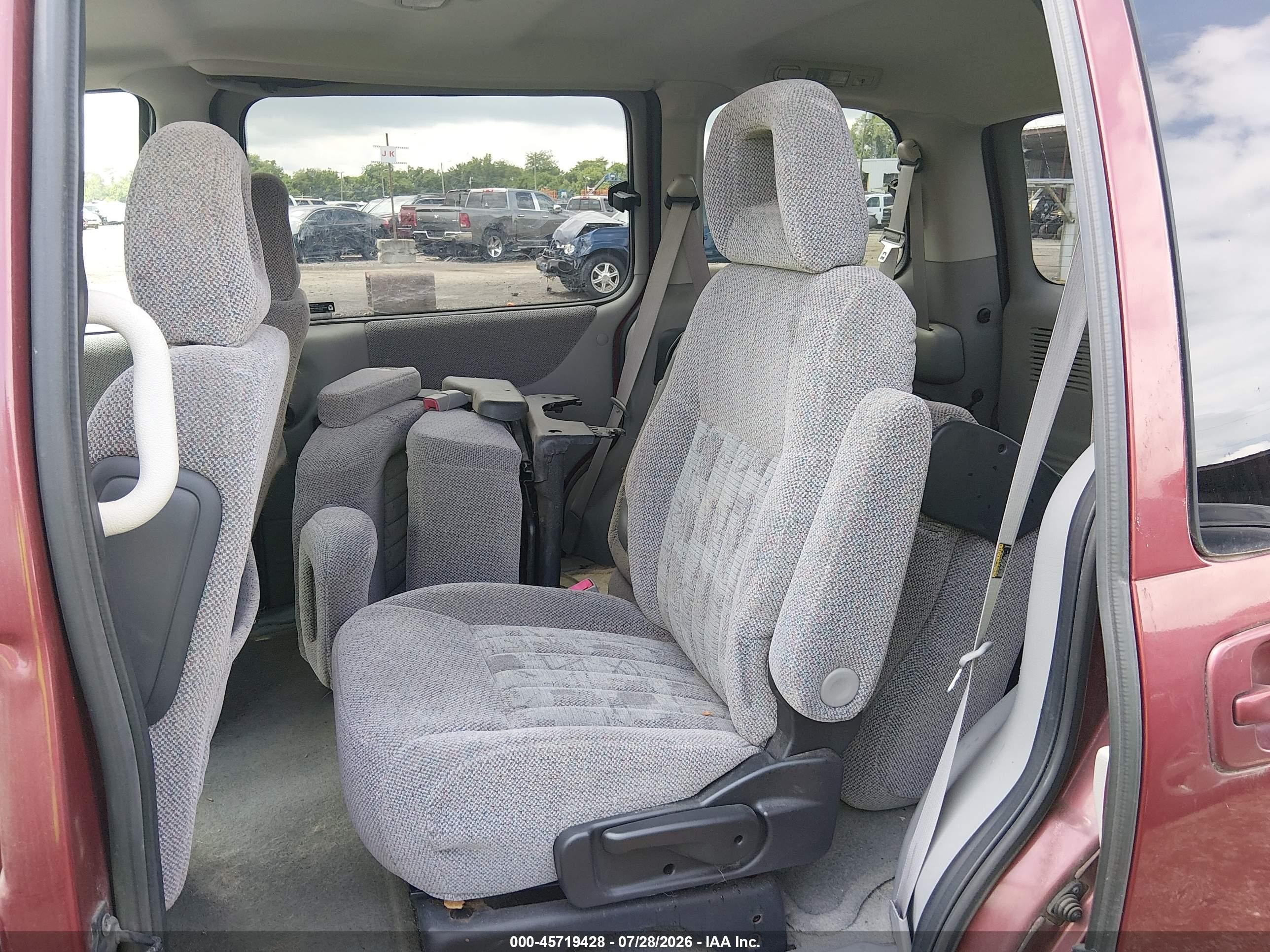 2002 Pontiac Montana V16 Красный vin: 1GMDU23E92D235190