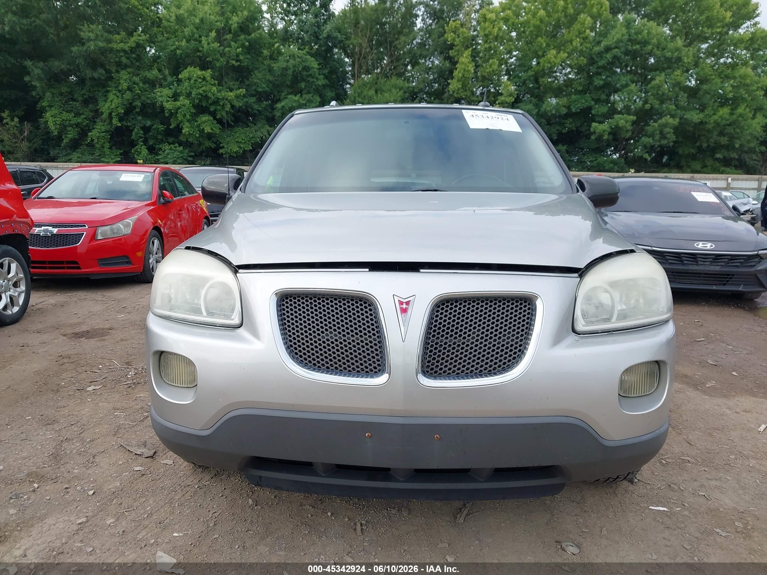 2006 Pontiac Montana Sv6   Silver vin: 1GMDV33L06D171824