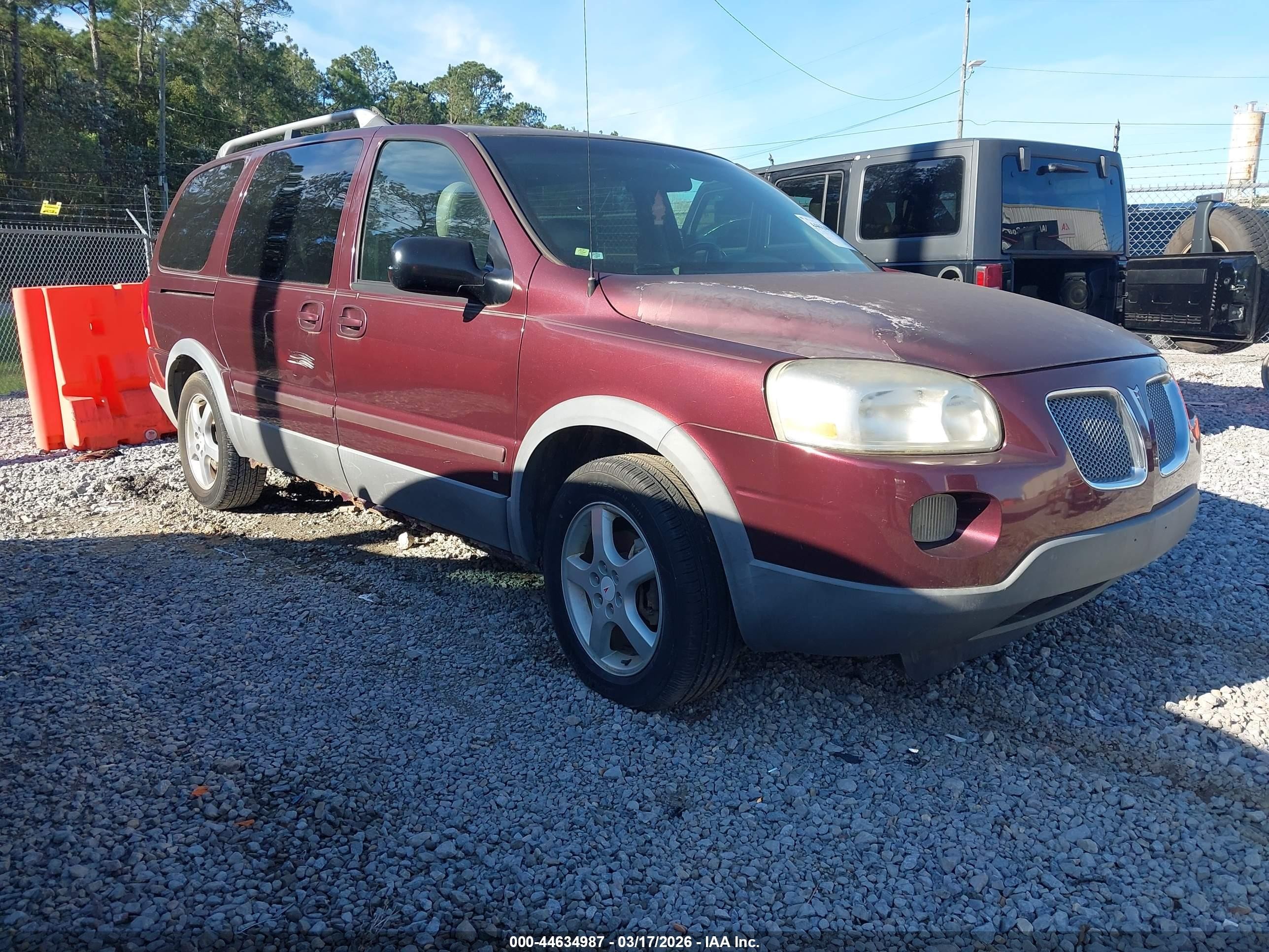 2006 Pontiac Montana Sv6   Maroon vin: 1GMDV33L06D246957