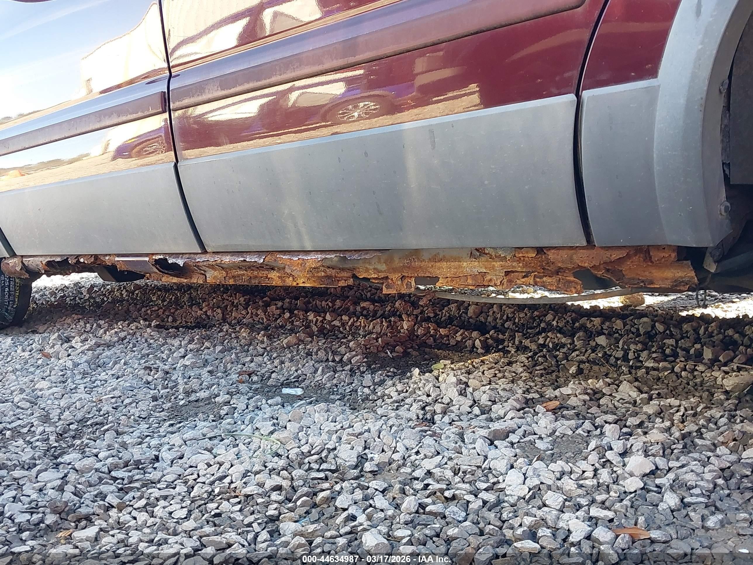2006 Pontiac Montana Sv6   Maroon vin: 1GMDV33L06D246957