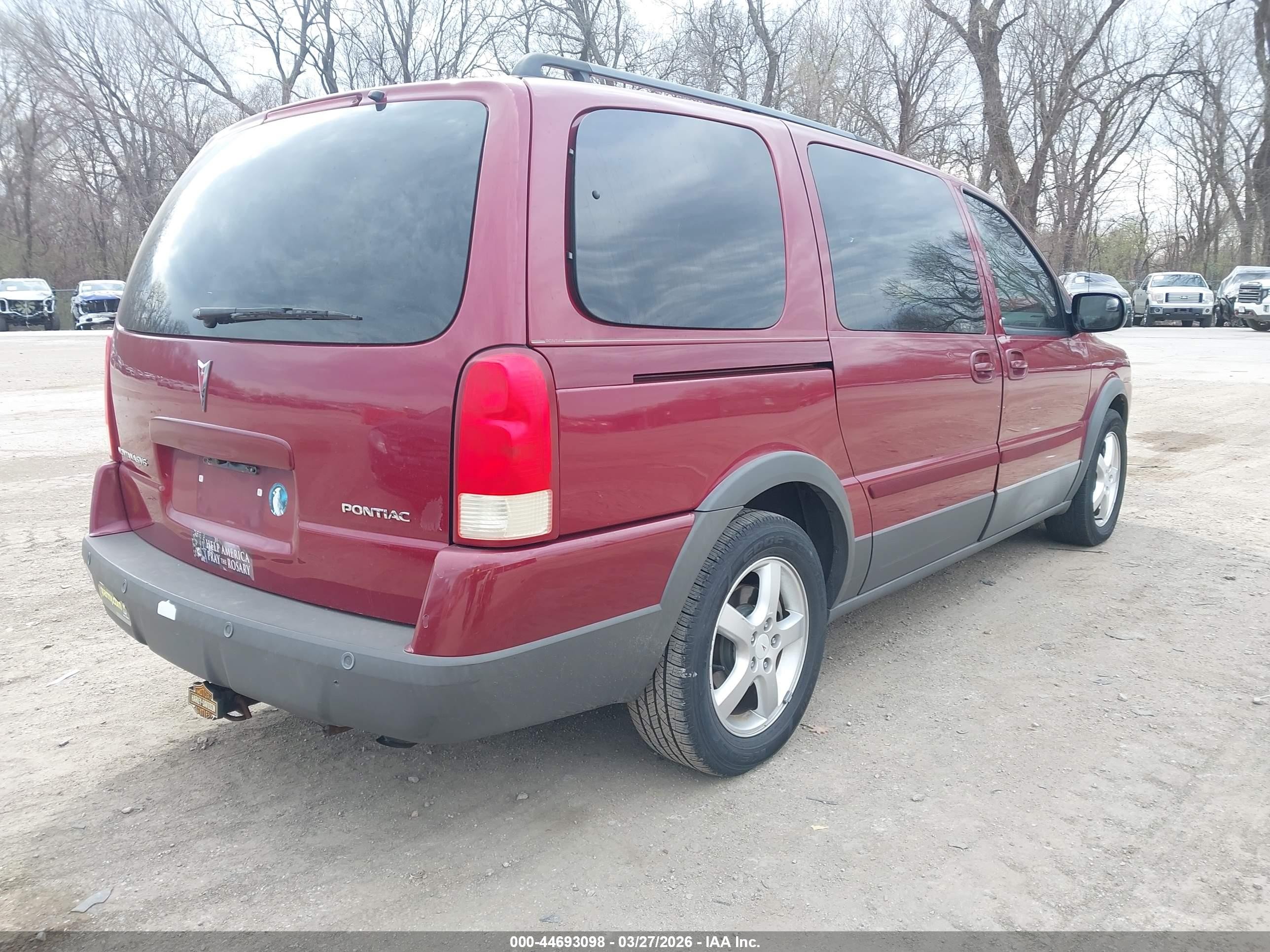 2005 Pontiac Montana Sv6 Fwd Red vin: 1GMDV33L15D187626