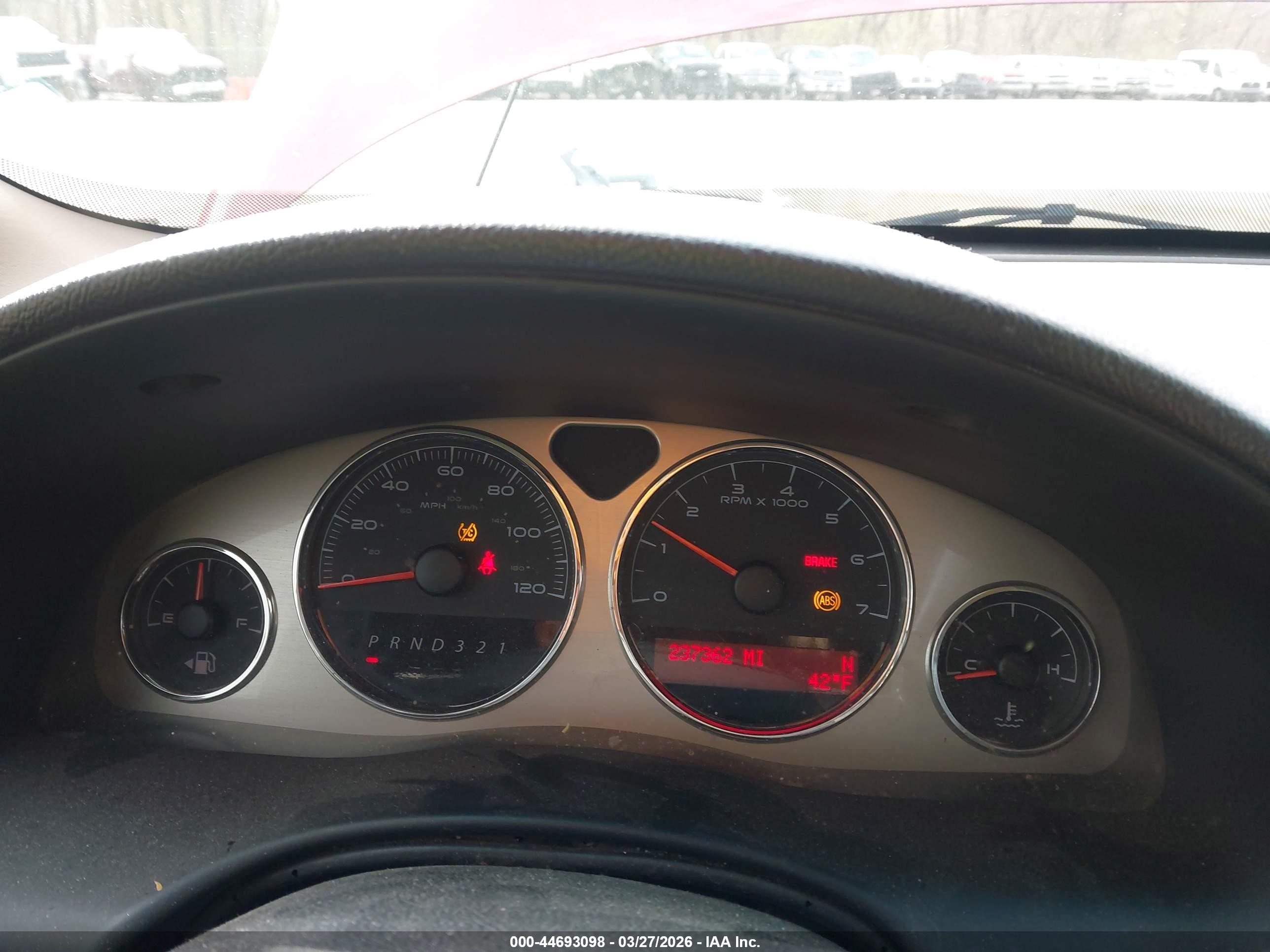 2005 Pontiac Montana Sv6 Fwd Red vin: 1GMDV33L15D187626