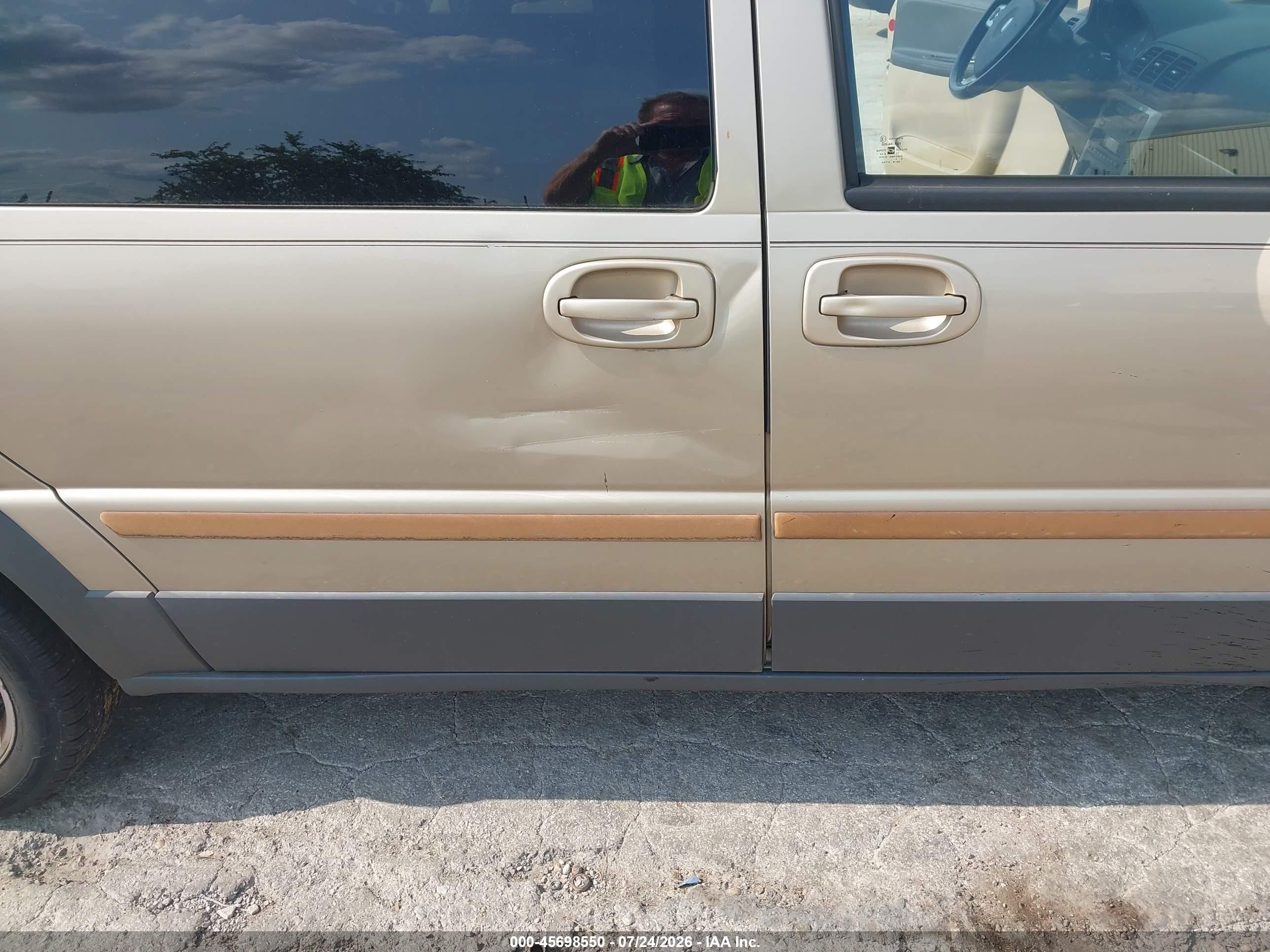 2006 Pontiac Montana Sv6   Gold vin: 1GMDV33L16D210498