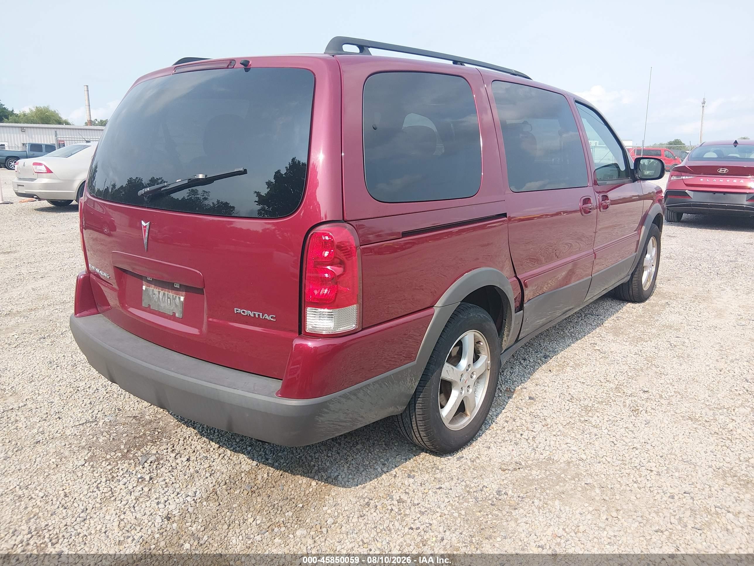 2005 Pontiac Montana Sv6 Fwd Red vin: 1GMDV33L45D255658