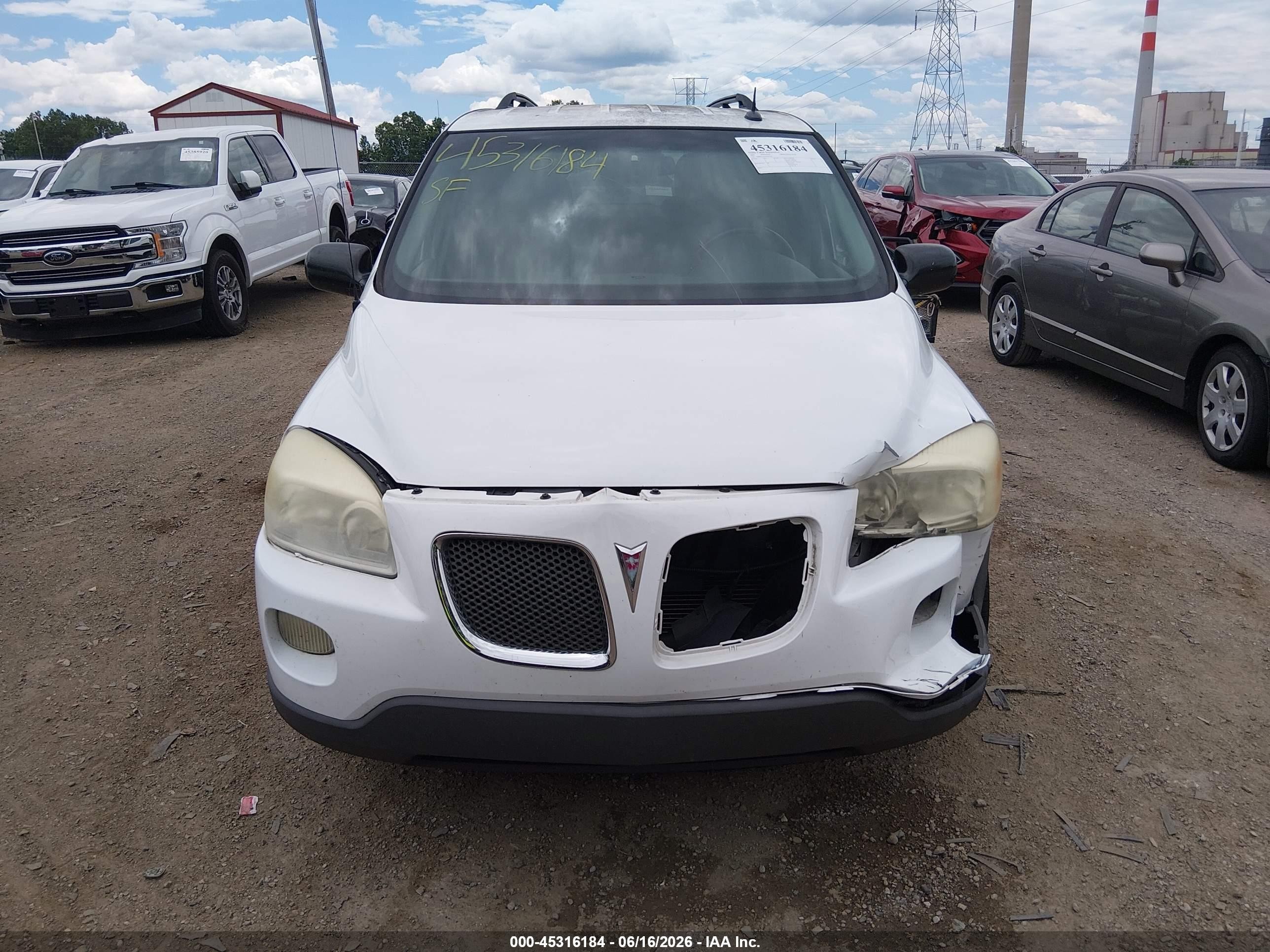 2005 Pontiac Montana Sv6 Fwd White vin: 1GMDV33L85D182701
