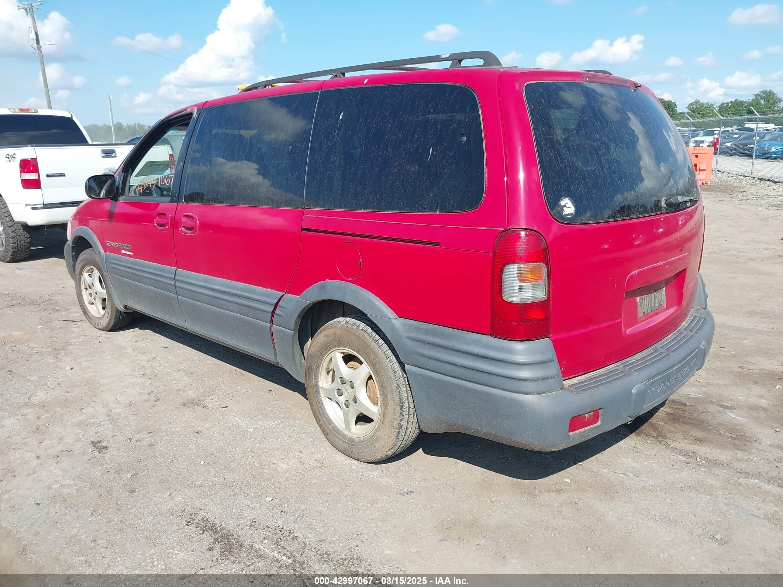 1997 Pontiac Trans Sport   Red vin: 1GMDX03E2VD166536