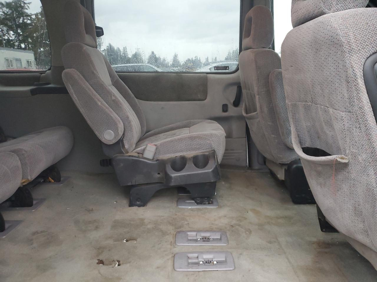 2002 Pontiac Montana White vin: 1GMDX03E42D144436