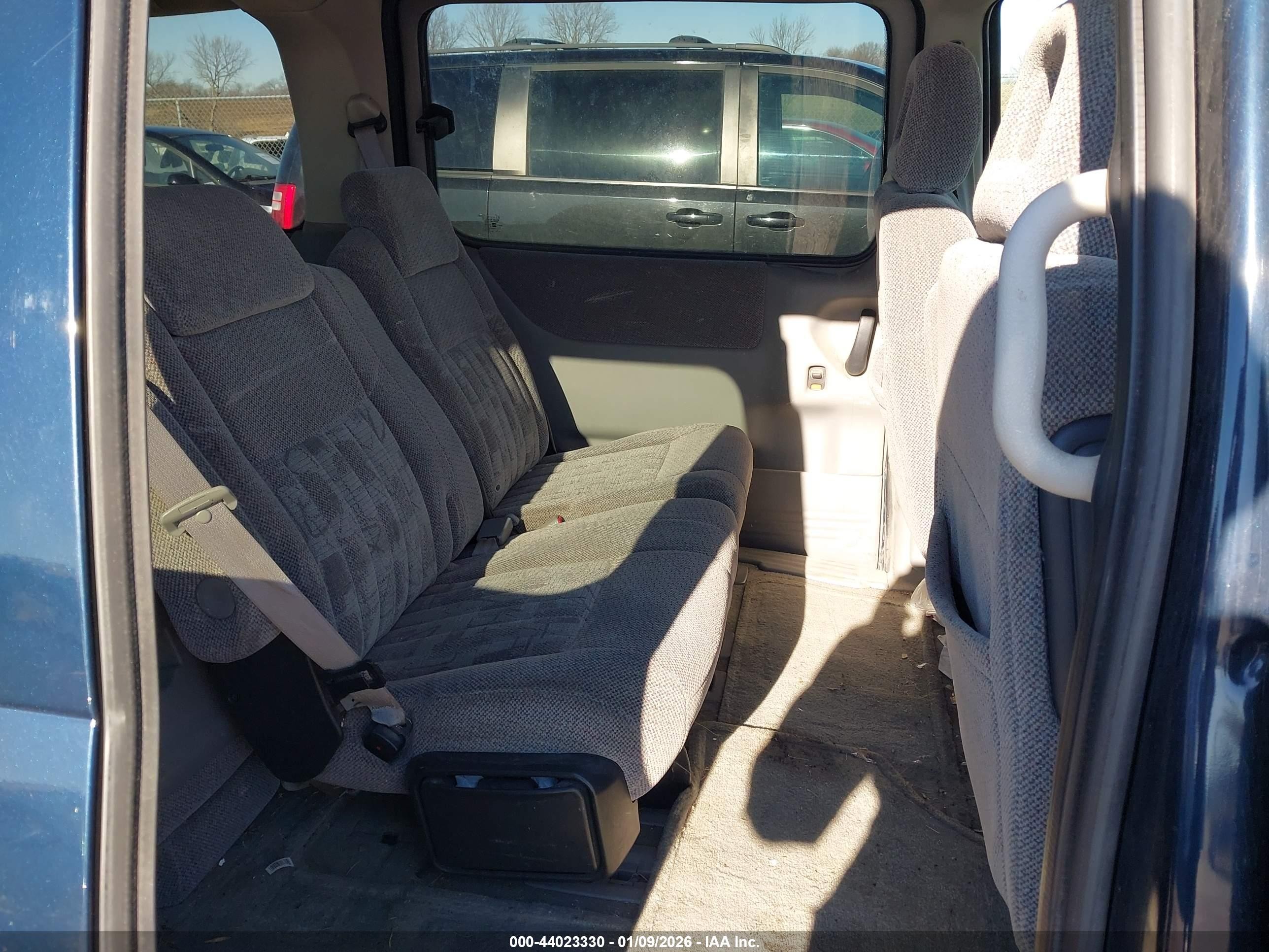 2002 Pontiac Montana M16 W/1sa Pkg./m16 W/1se Pkg. Blue vin: 1GMDX03E52D311953