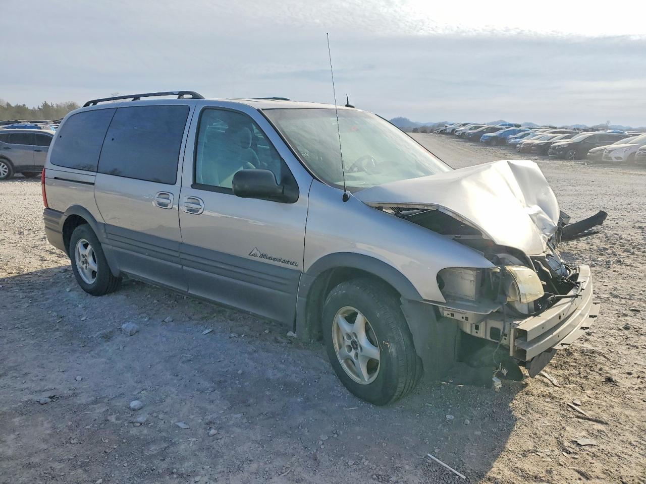2004 Pontiac Montana Beige vin: 1GMDX03E54D162544