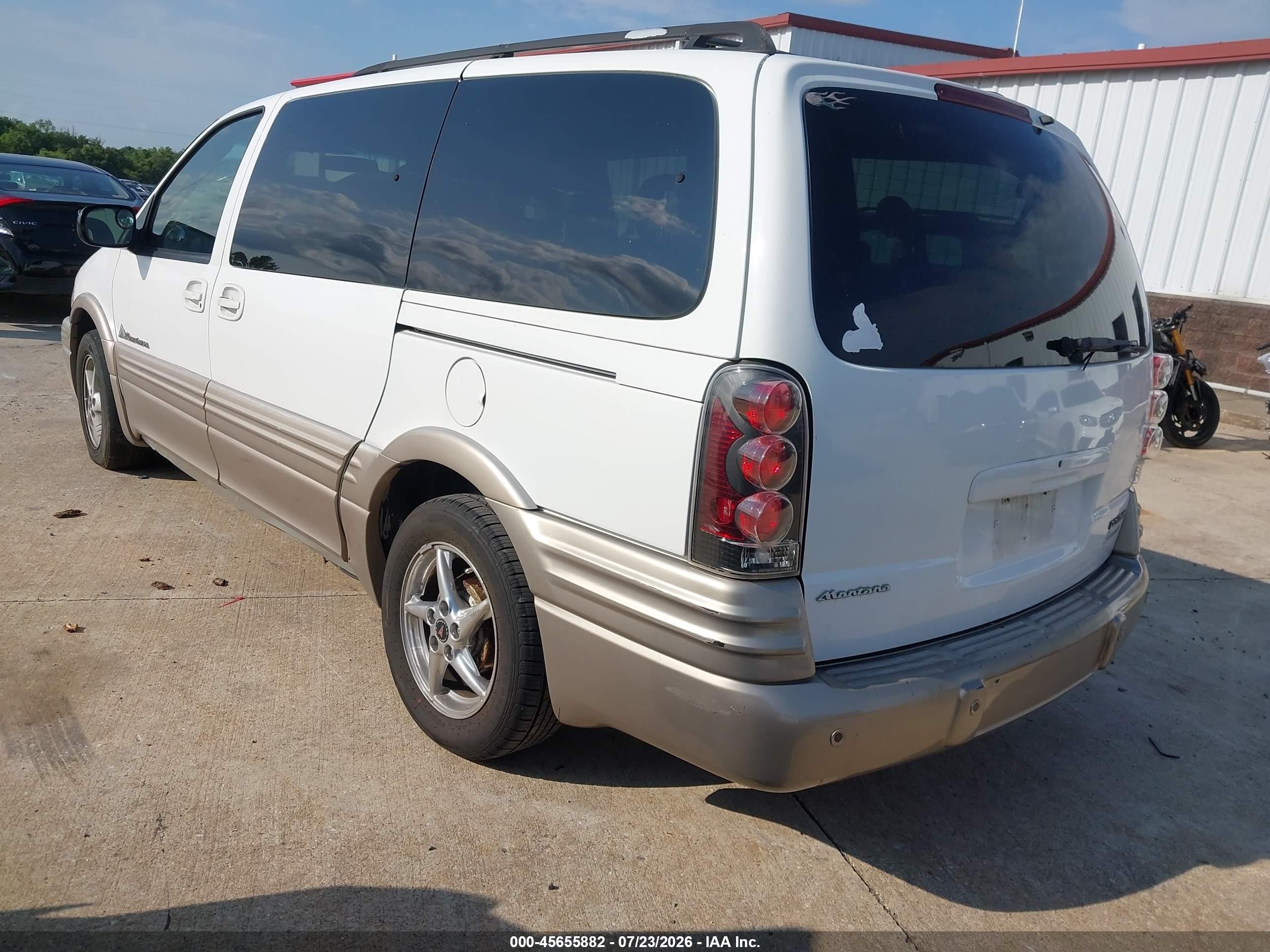 2002 Pontiac Montana   White vin: 1GMDX03E62D203423