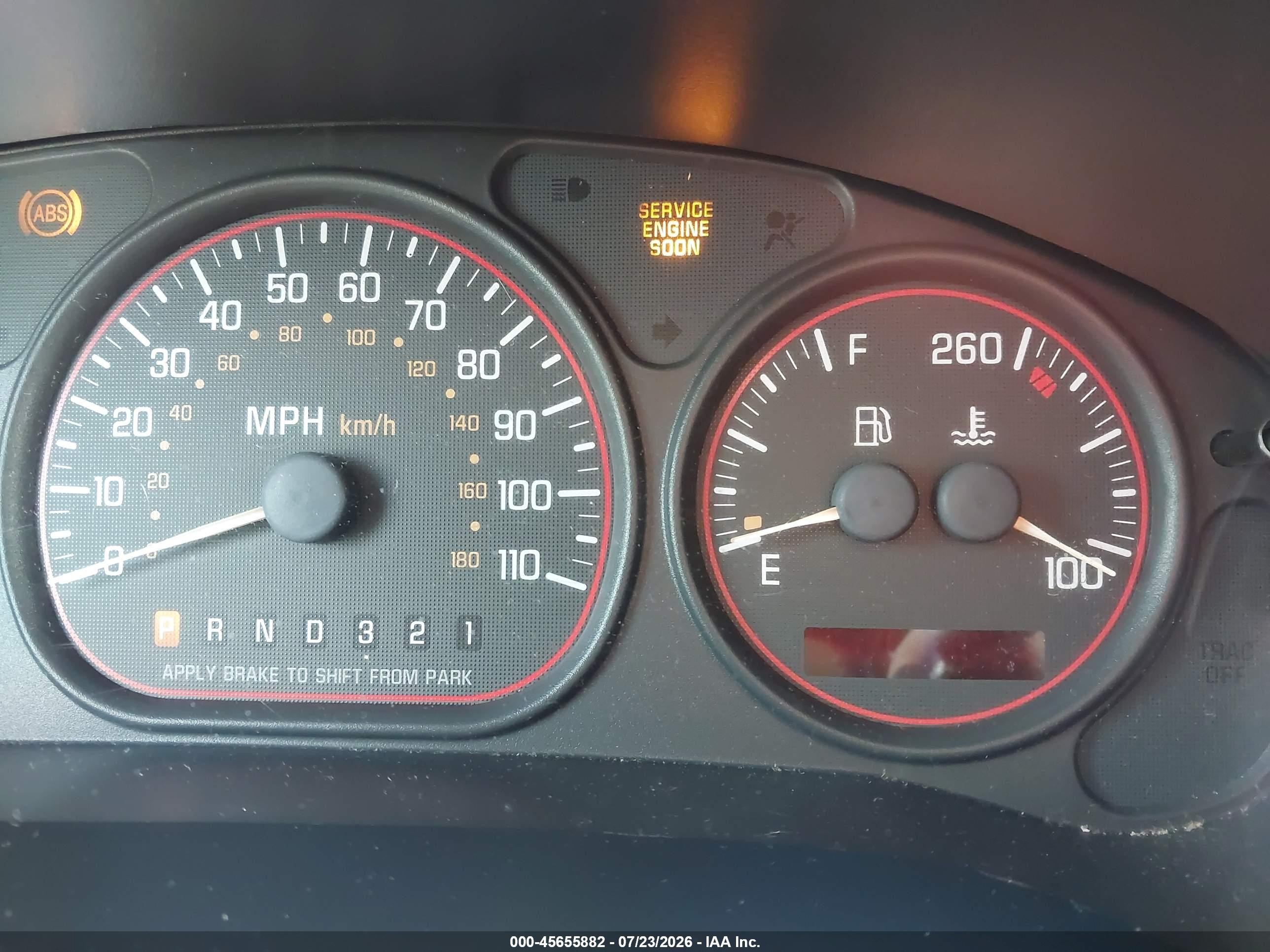 2002 Pontiac Montana   White vin: 1GMDX03E62D203423