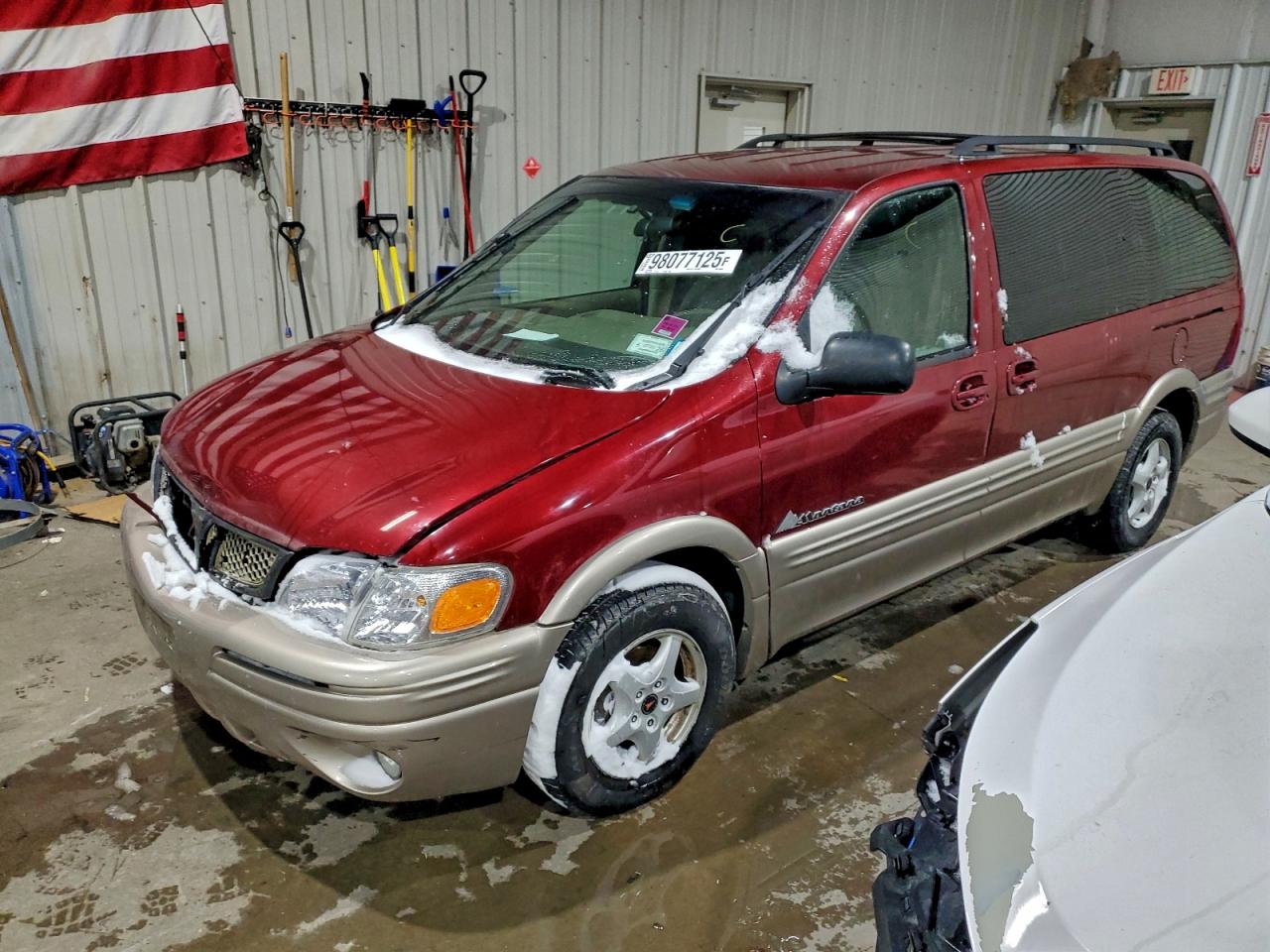 2002 Pontiac Montana Red vin: 1GMDX03E72D305829