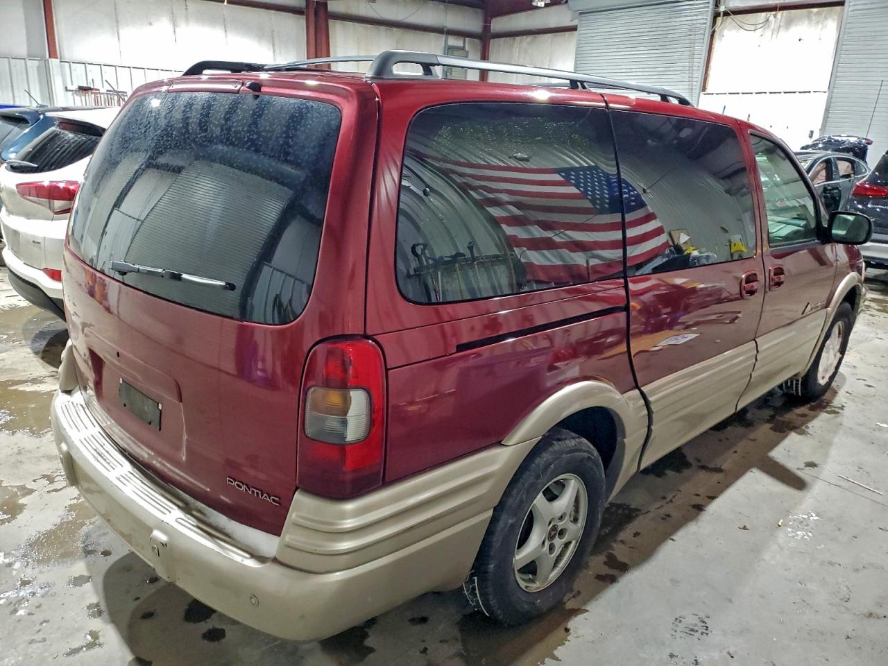 2002 Pontiac Montana Red vin: 1GMDX03E72D305829