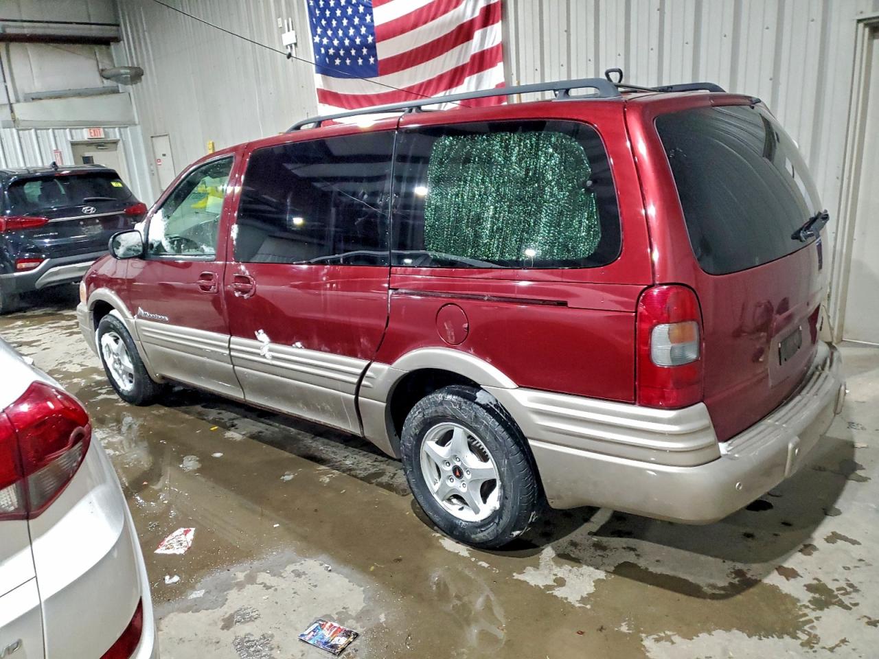 2002 Pontiac Montana Red vin: 1GMDX03E72D305829