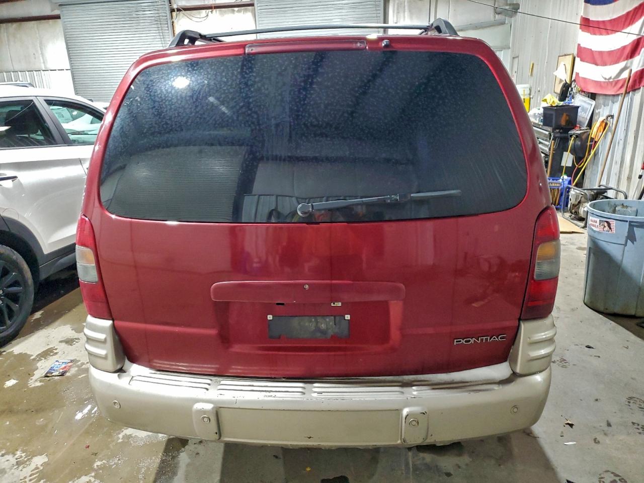2002 Pontiac Montana Red vin: 1GMDX03E72D305829