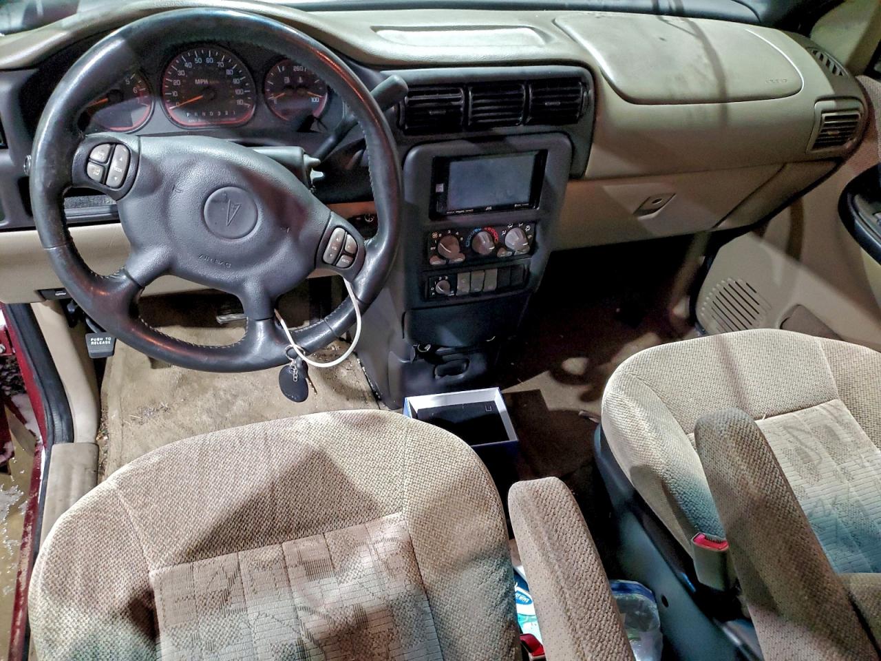 2002 Pontiac Montana Red vin: 1GMDX03E72D305829