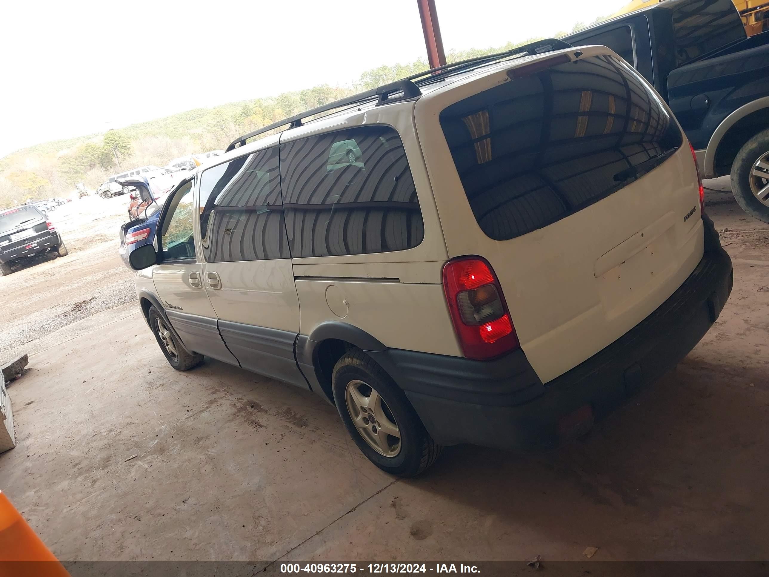 2000 Pontiac Montana M16 Белый vin: 1GMDX03EXYD124376