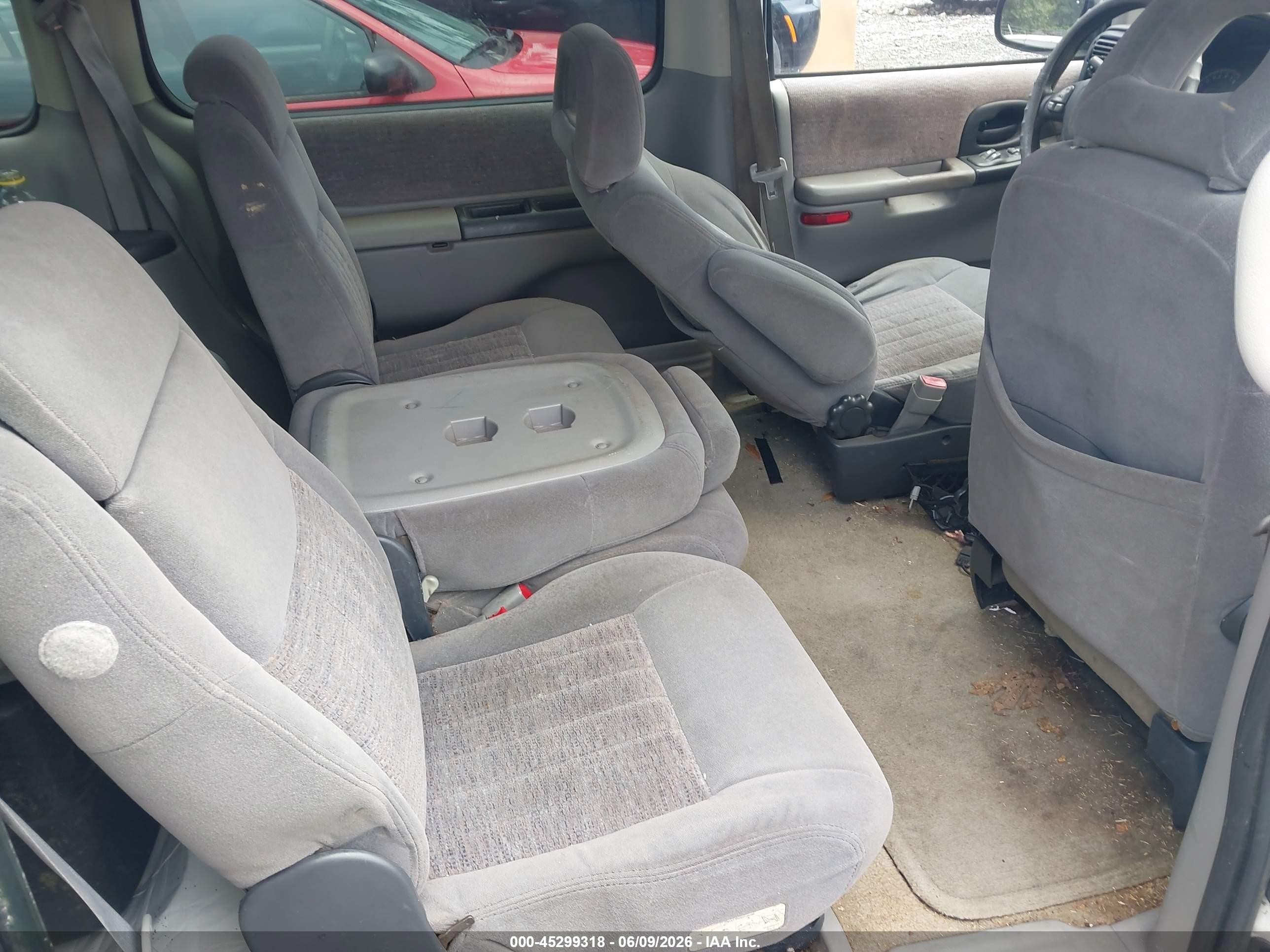 1997 Pontiac Trans Sport   White vin: 1GMDX06E0VD225739