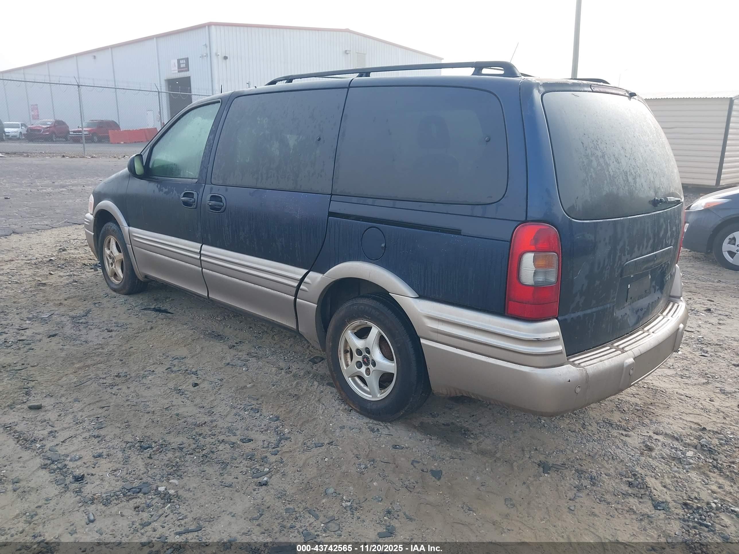 2002 Pontiac Montana M16 W/1se Pkg. Синий vin: 1GMDX13E22D236747