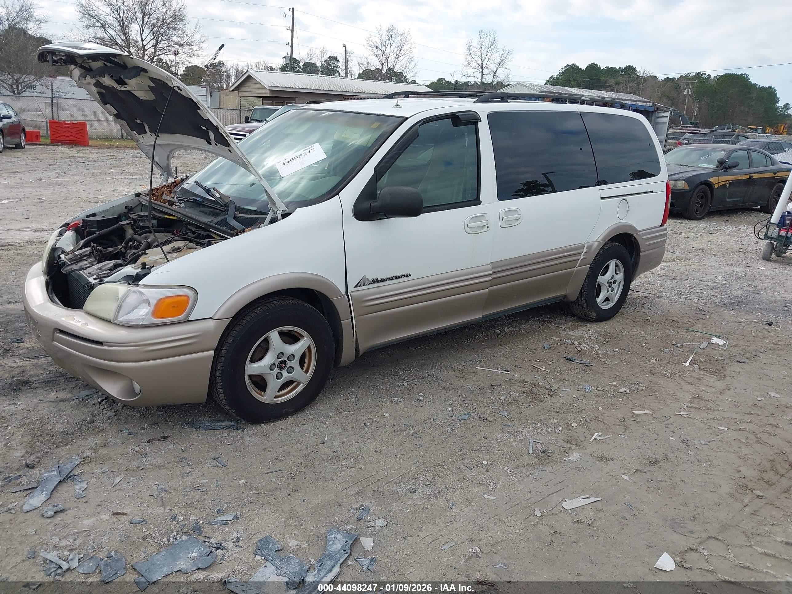 2002 Pontiac Montana M16 W/1se Pkg. White vin: 1GMDX13E92D161674