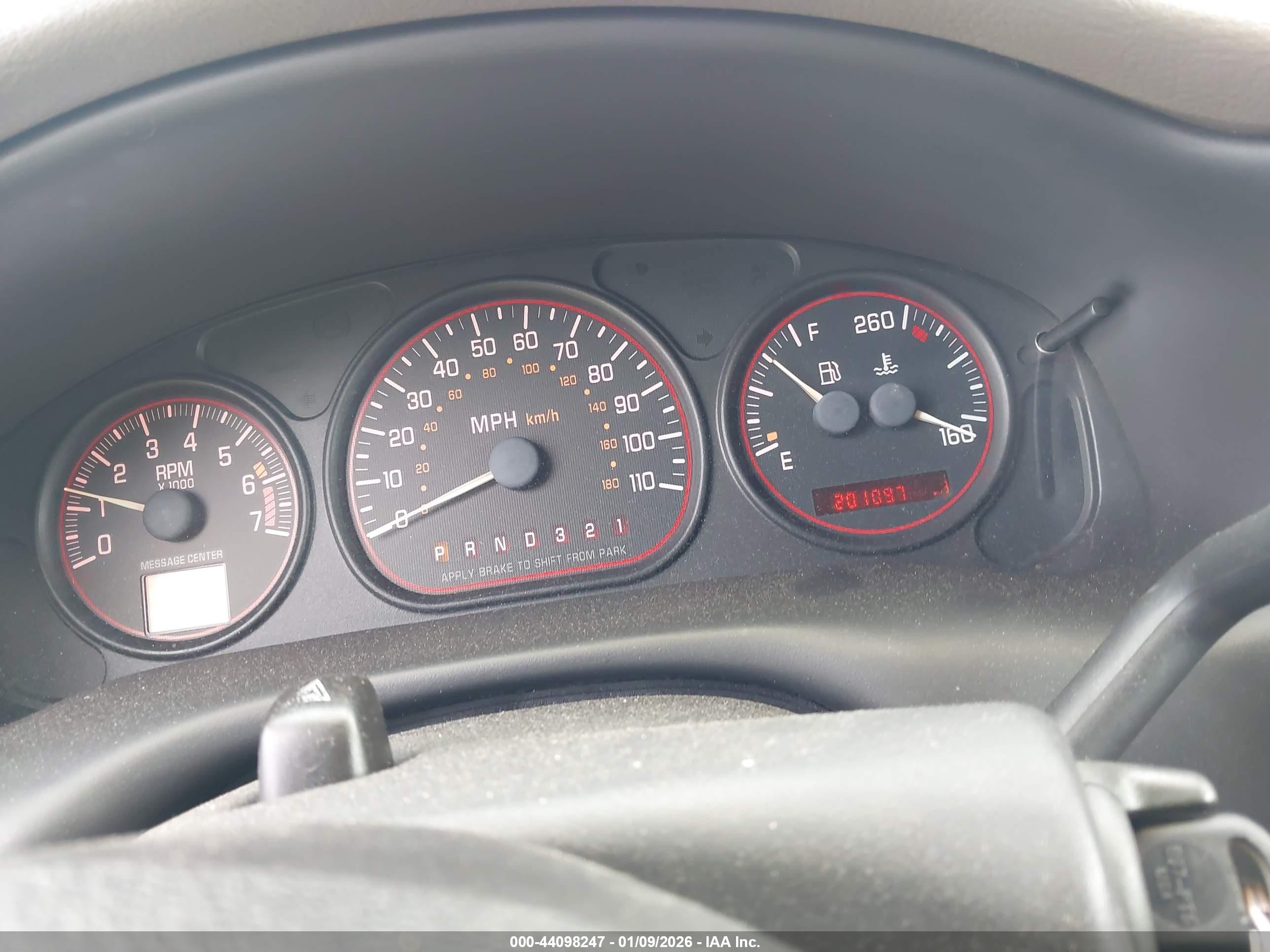 2002 Pontiac Montana M16 W/1se Pkg. White vin: 1GMDX13E92D161674