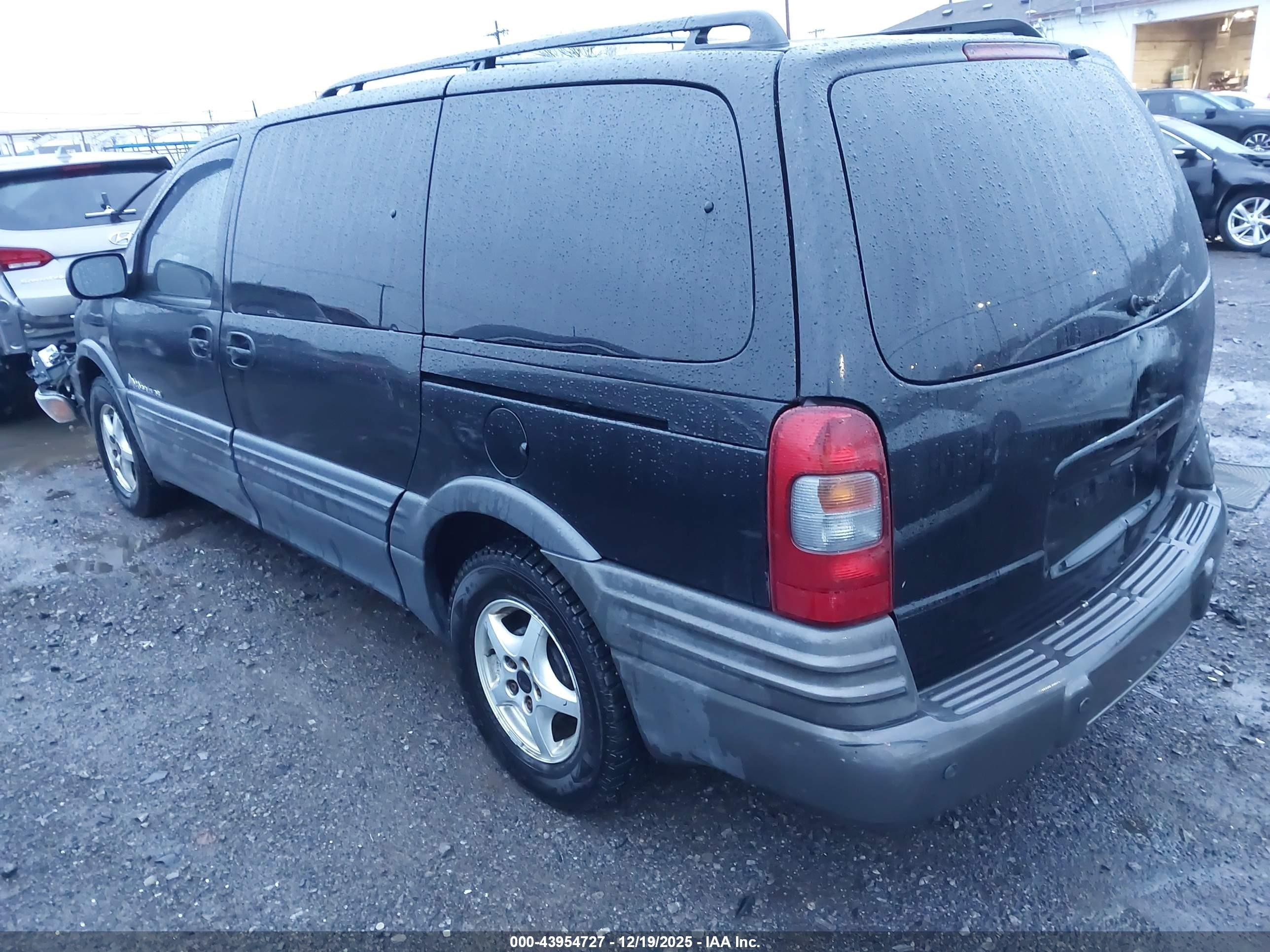 2002 Pontiac Montana M16 W/1se Pkg. Black vin: 1GMDX13EX2D323635