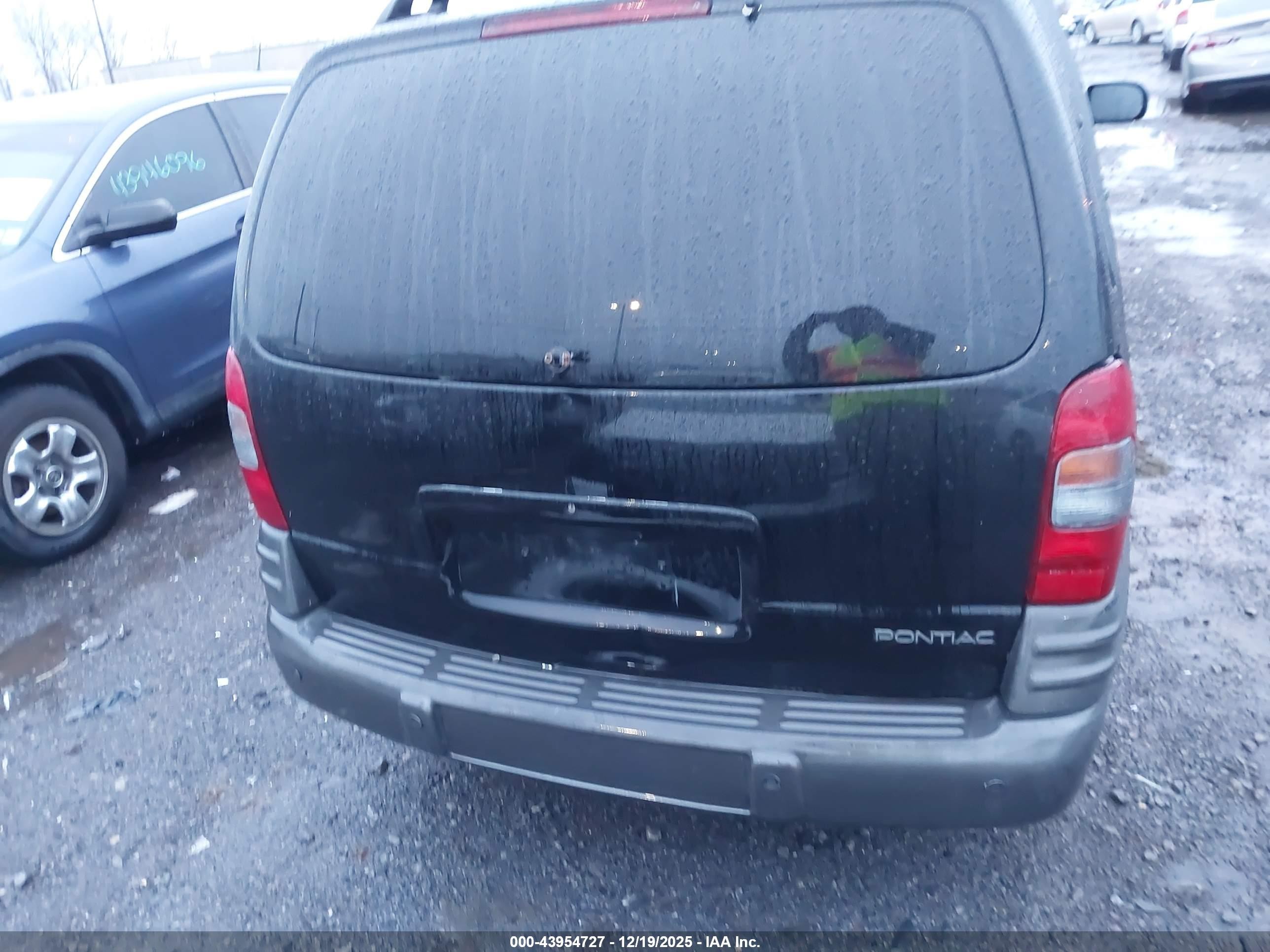 2002 Pontiac Montana M16 W/1se Pkg. Black vin: 1GMDX13EX2D323635