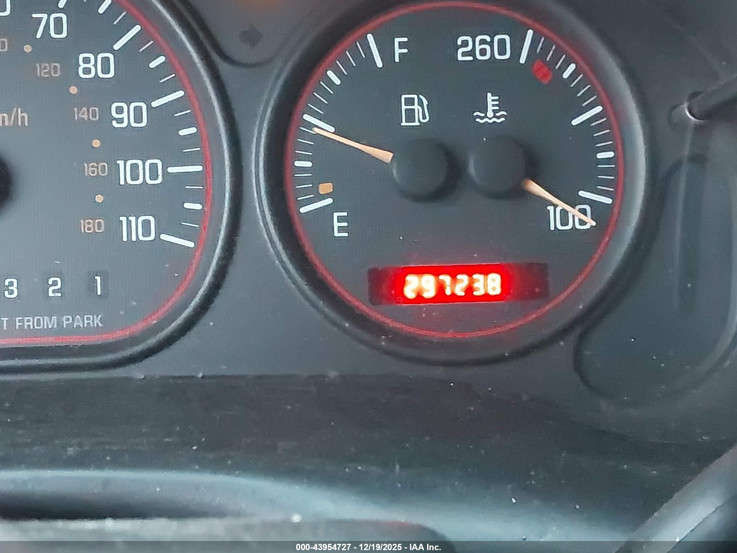 2002 Pontiac Montana M16 W/1se Pkg. Black vin: 1GMDX13EX2D323635