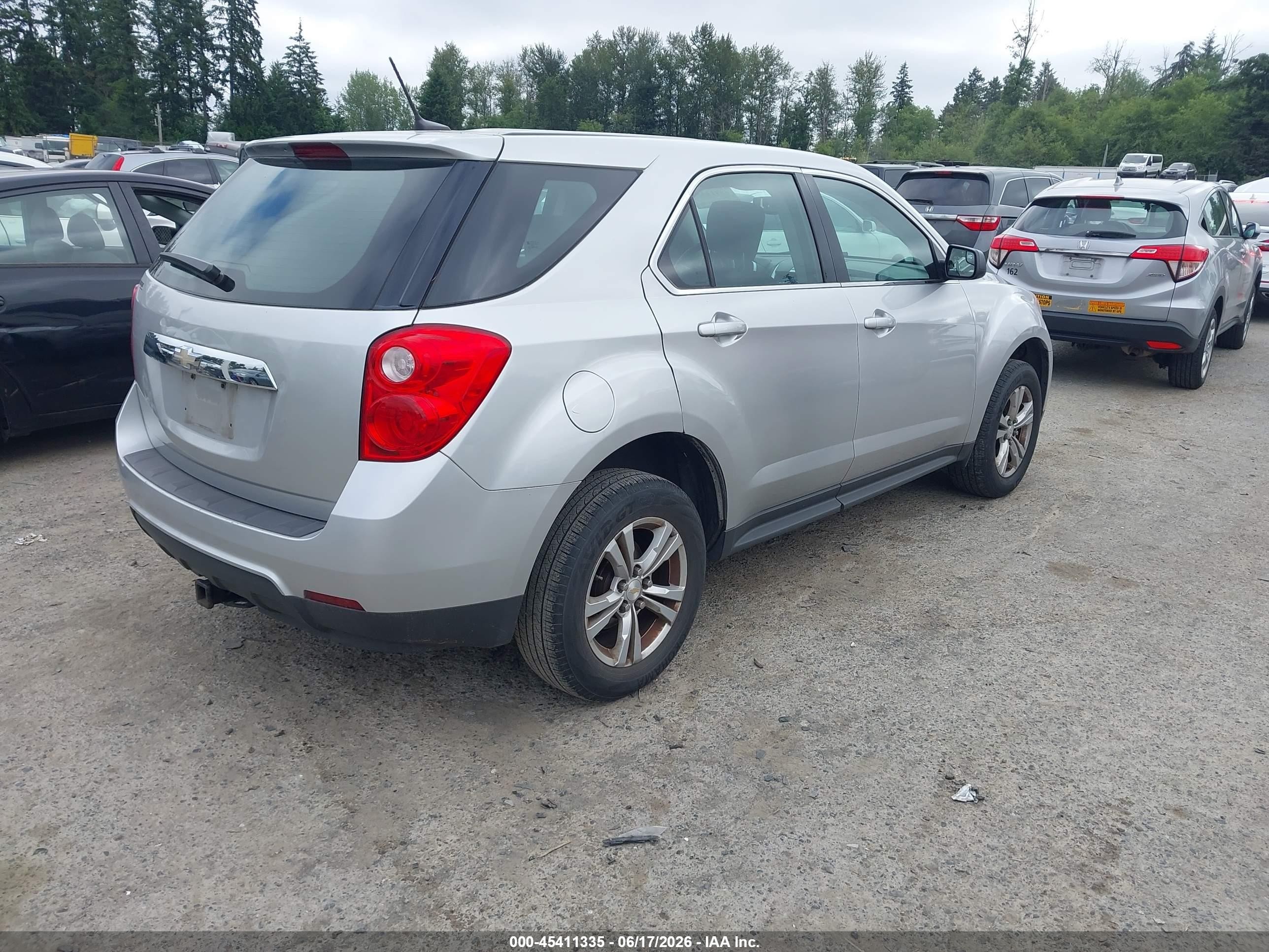 2014 Chevrolet Equinox Ls Серебряный vin: 1GNALAEK3EZ100664