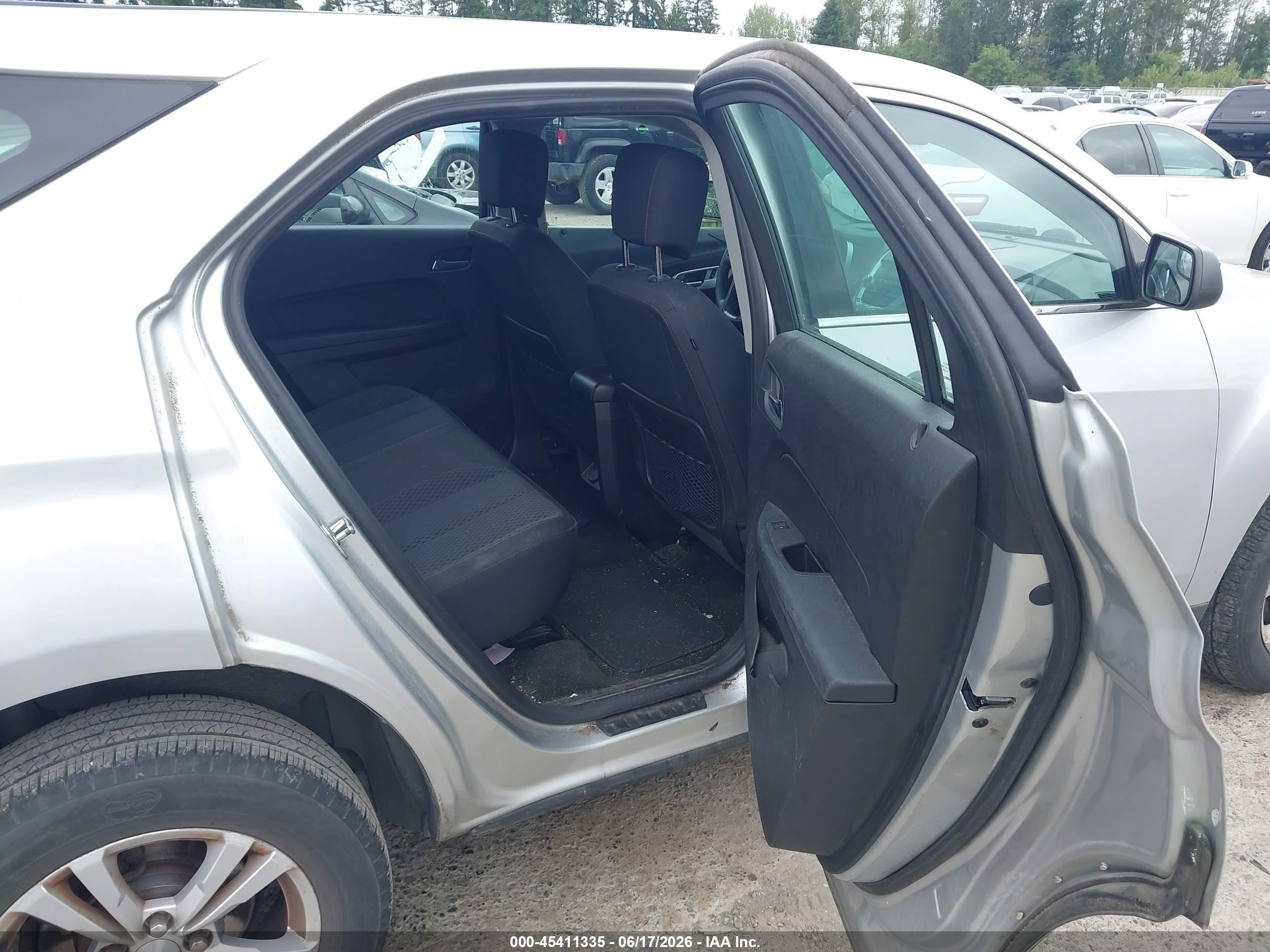2014 Chevrolet Equinox Ls Серебряный vin: 1GNALAEK3EZ100664