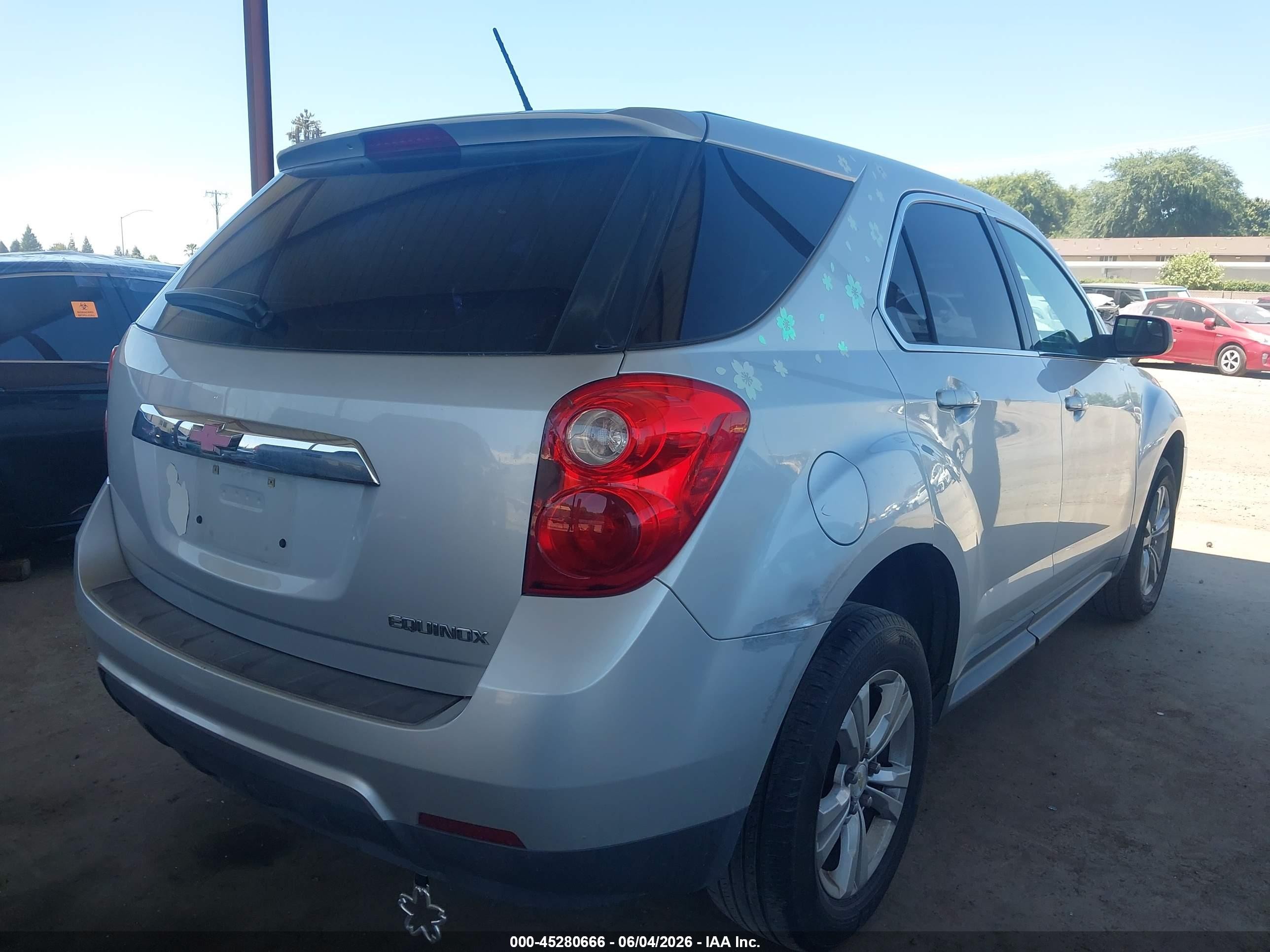 2014 Chevrolet Equinox Ls Silver vin: 1GNALAEK3EZ121658