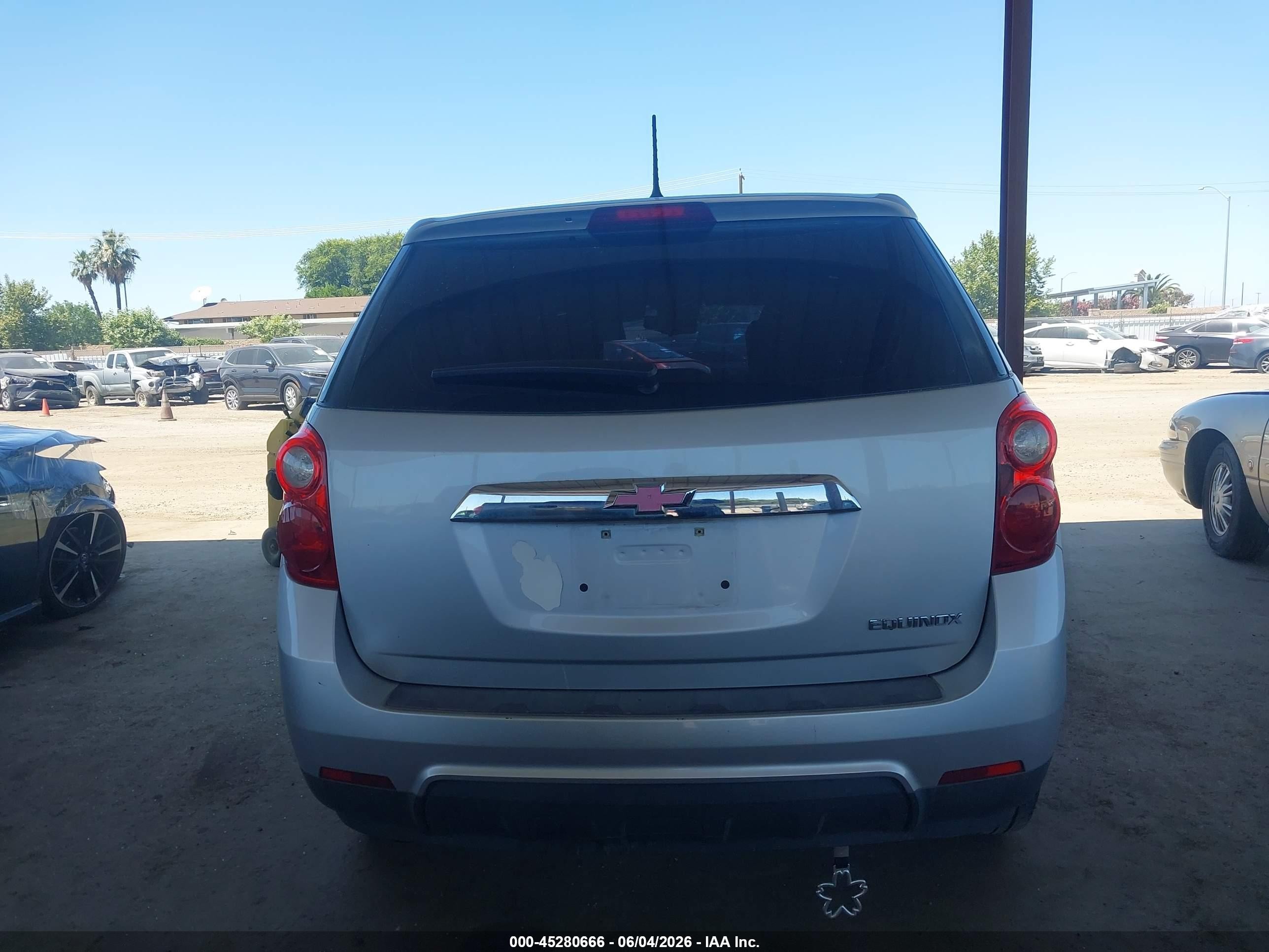 2014 Chevrolet Equinox Ls Silver vin: 1GNALAEK3EZ121658