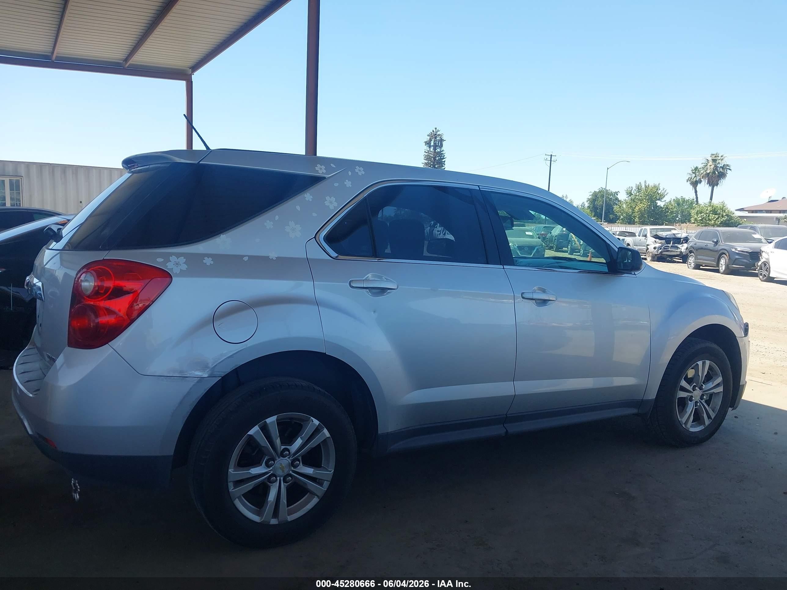 2014 Chevrolet Equinox Ls Silver vin: 1GNALAEK3EZ121658