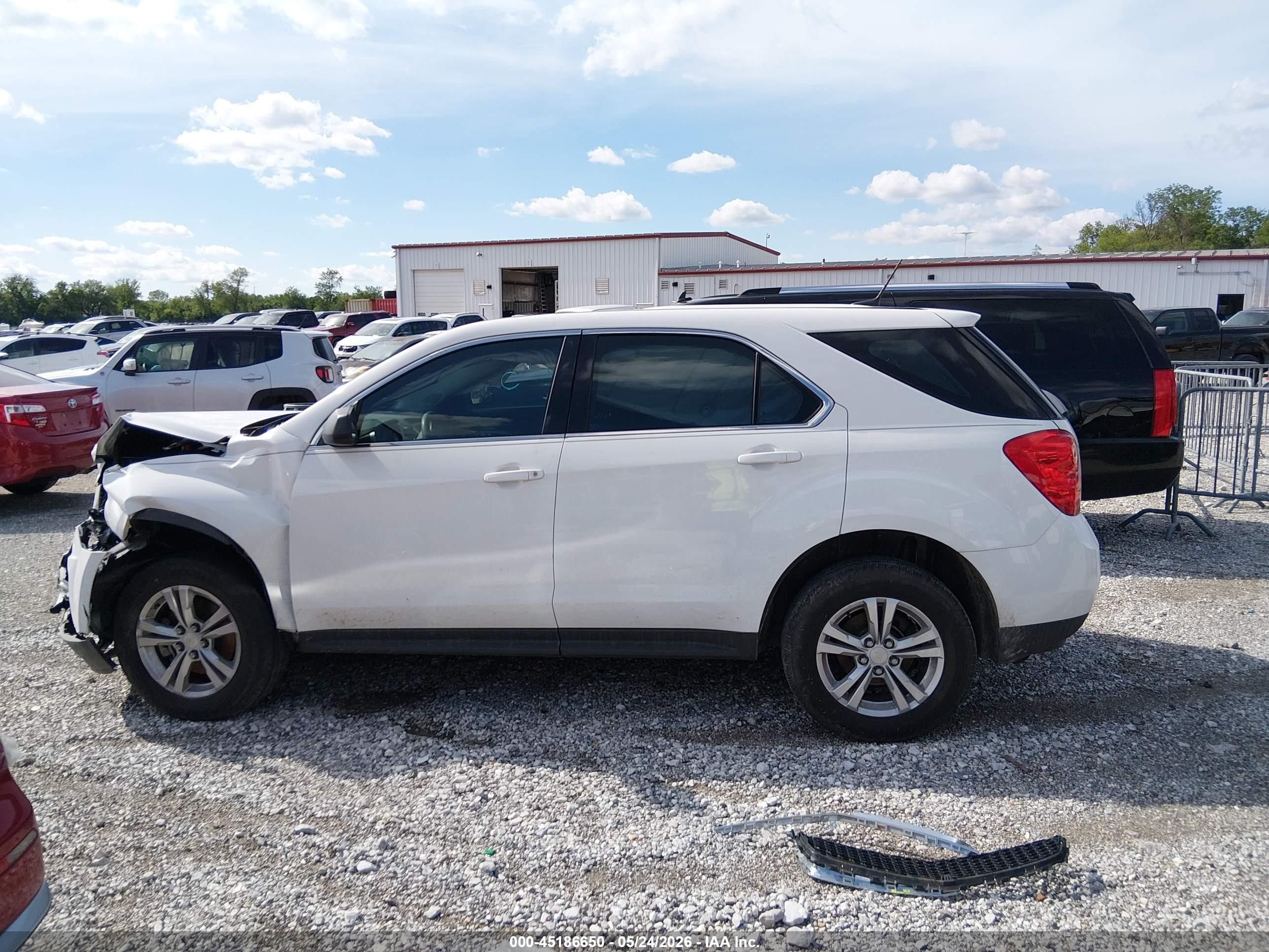 2014 Chevrolet Equinox Ls White vin: 1GNALAEK5EZ121032
