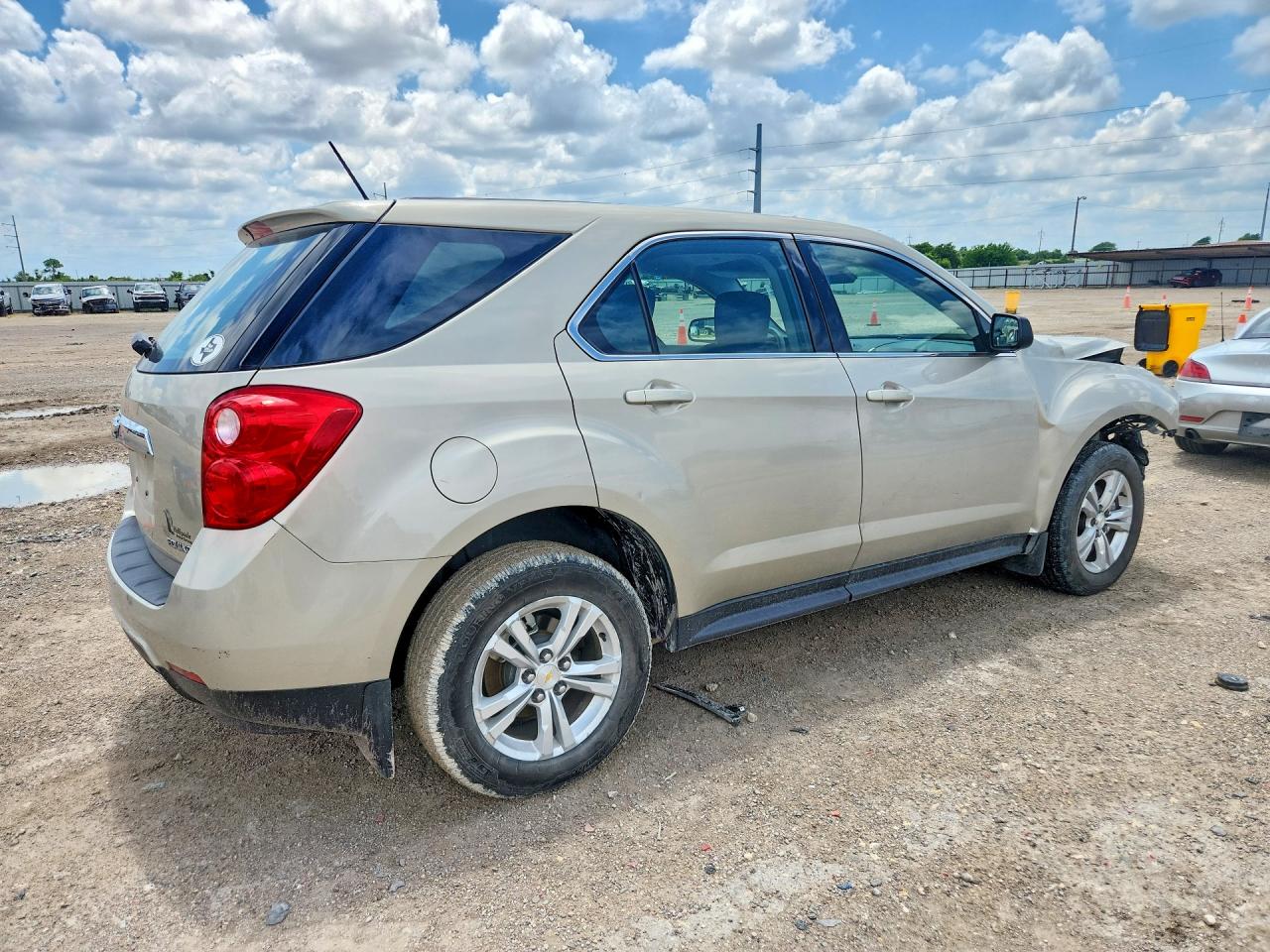 2015 Chevrolet Equinox Ls Золотой vin: 1GNALAEK7FZ141087