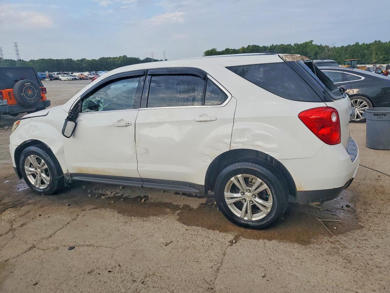 2015 Chevrolet Equinox Ls White vin: 1GNALAEK9FZ116031