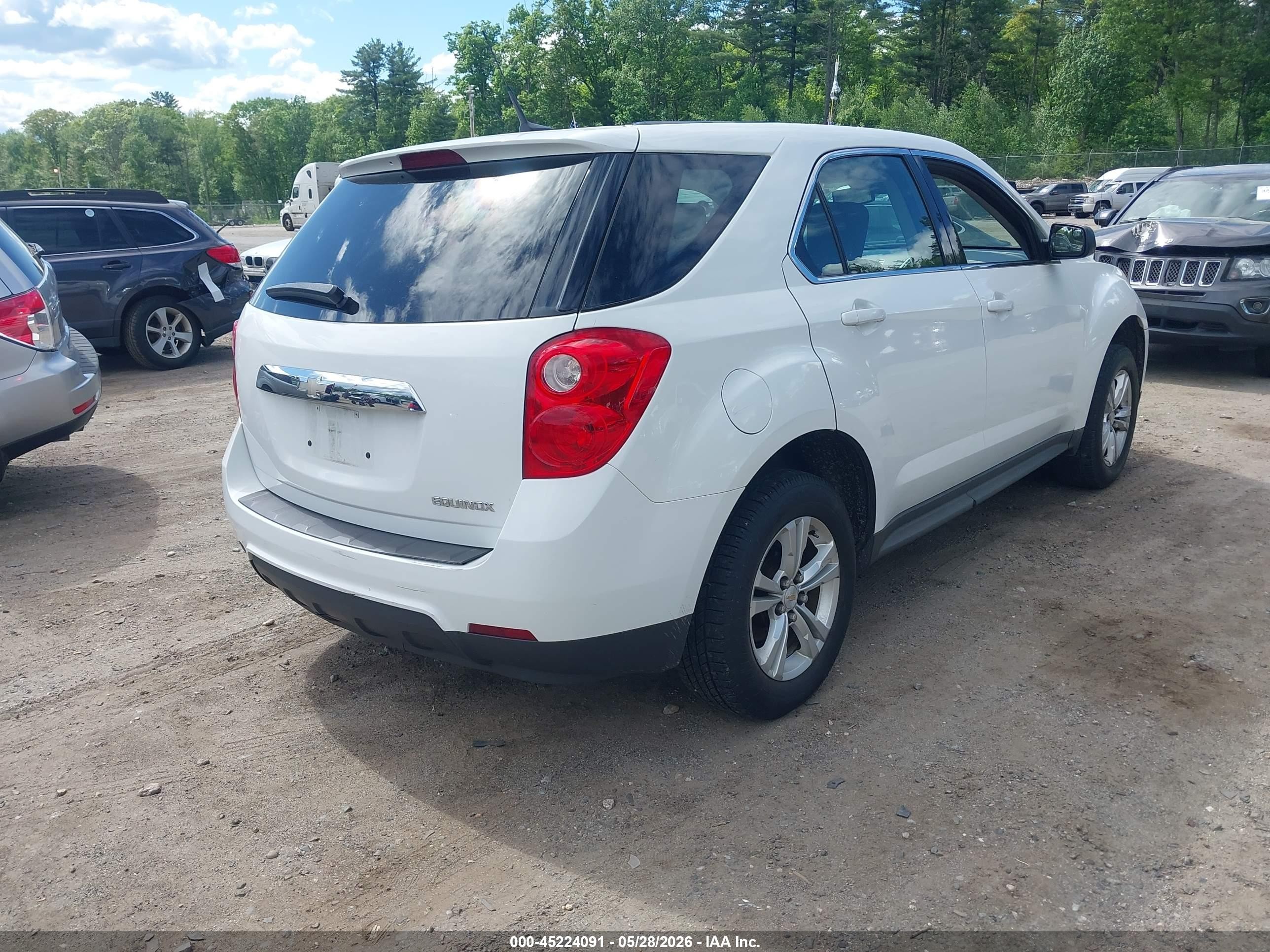 2013 Chevrolet Equinox Ls White vin: 1GNALBEK1DZ101851