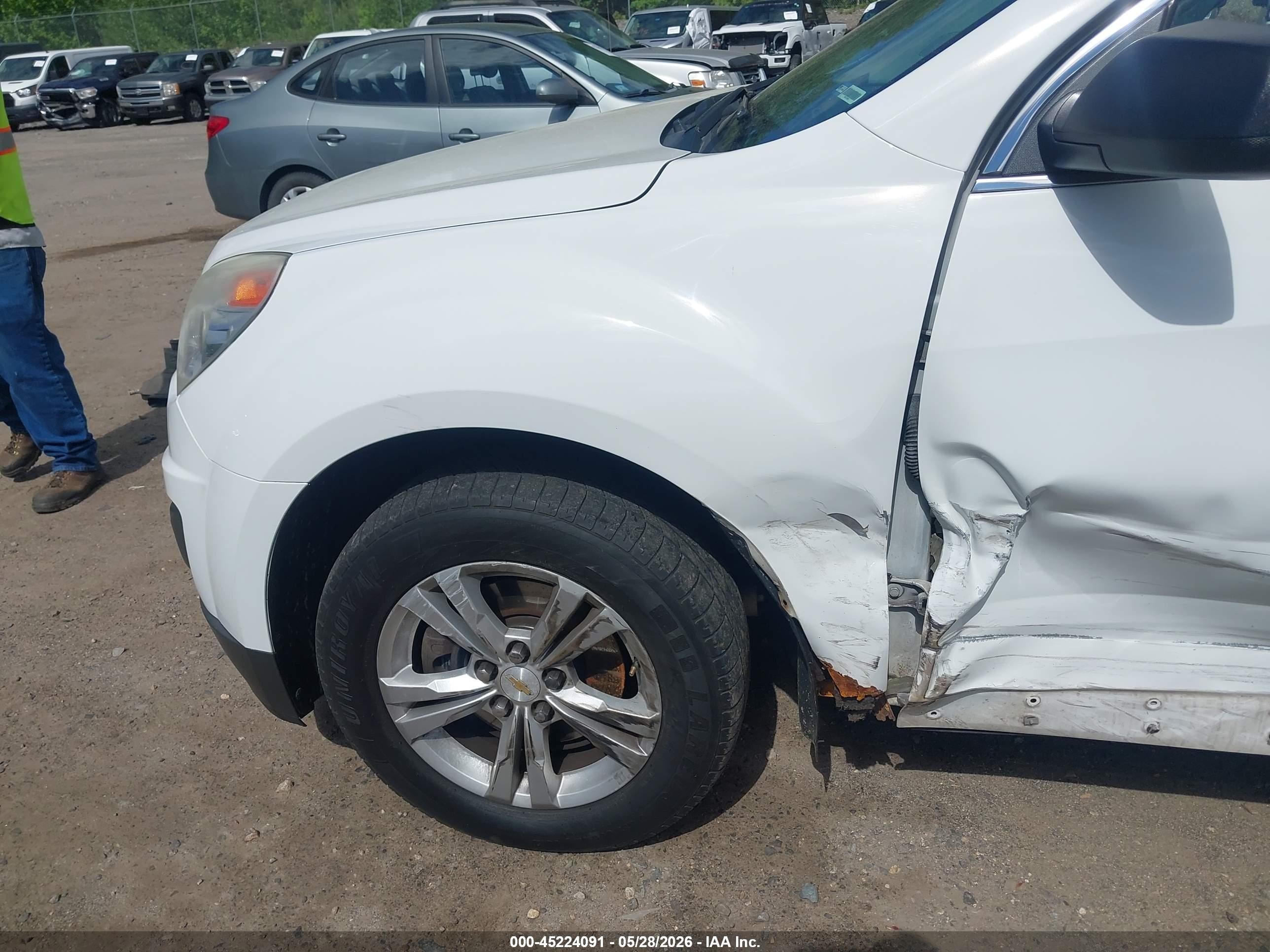 2013 Chevrolet Equinox Ls White vin: 1GNALBEK1DZ101851