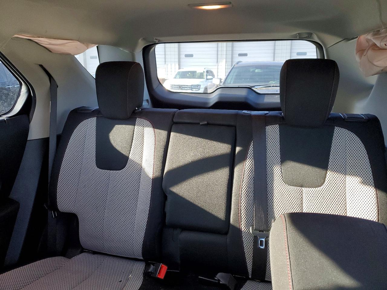 2015 Chev Equinox White vin: 1GNALBEK1FZ138756