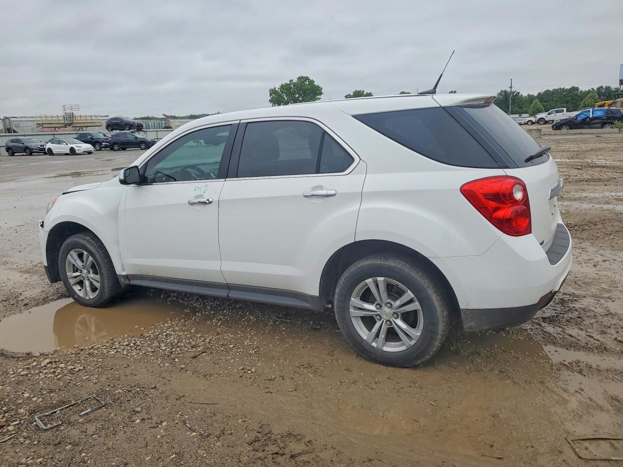 2013 Chevrolet Equinox Ls White vin: 1GNALBEK2DZ104757