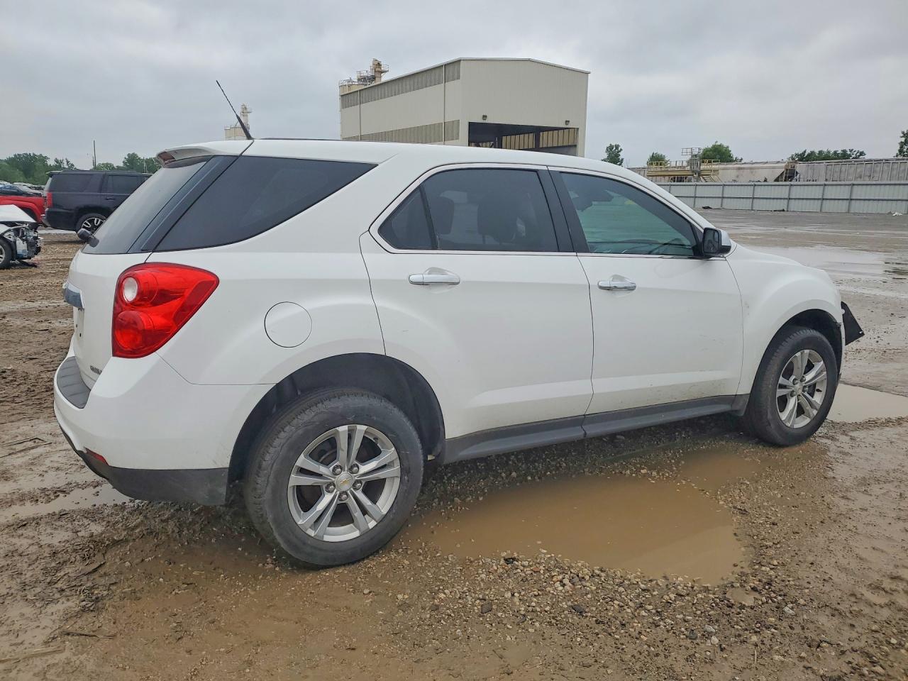 2013 Chevrolet Equinox Ls White vin: 1GNALBEK2DZ104757