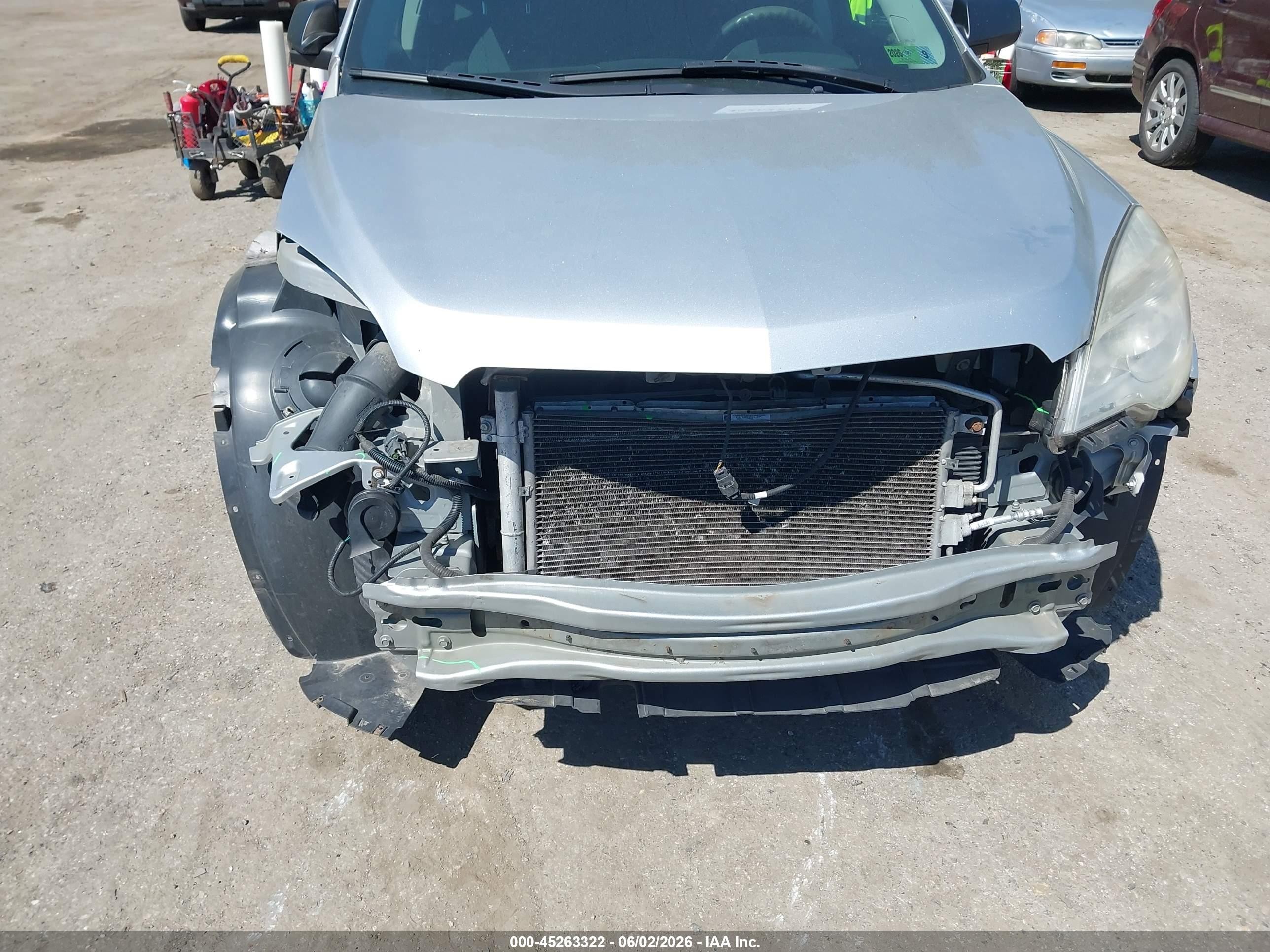 2013 Chevrolet Equinox Ls Silver vin: 1GNALBEK2DZ126953