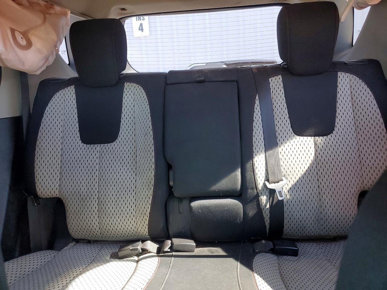 2013 Chevrolet Equinox Ls White vin: 1GNALBEK7DZ118234
