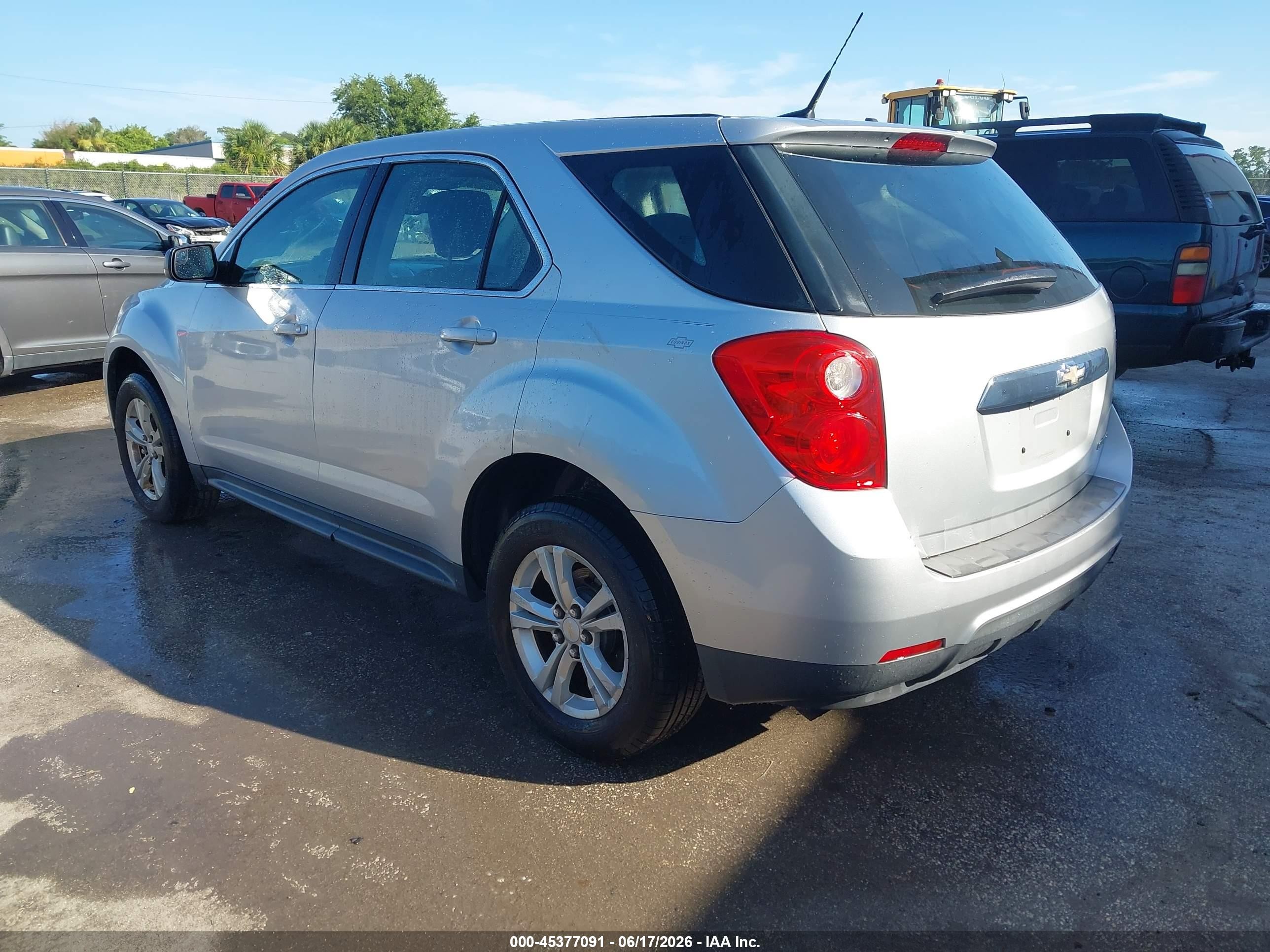 2013 Chevrolet Equinox Ls Серебряный vin: 1GNALBEK8DZ105024