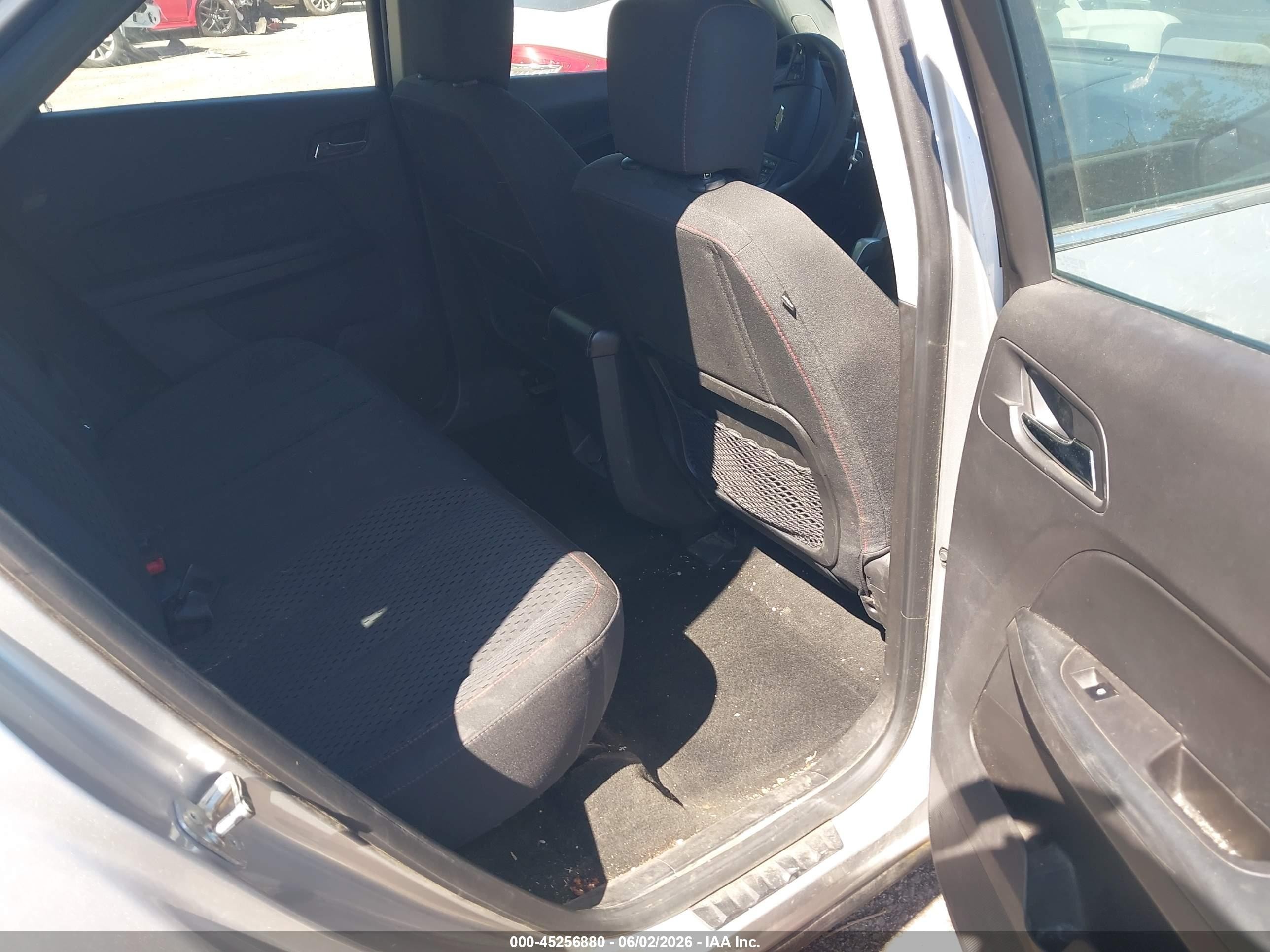 2013 Chevrolet Equinox Ls Silver vin: 1GNALBEK8DZ106478