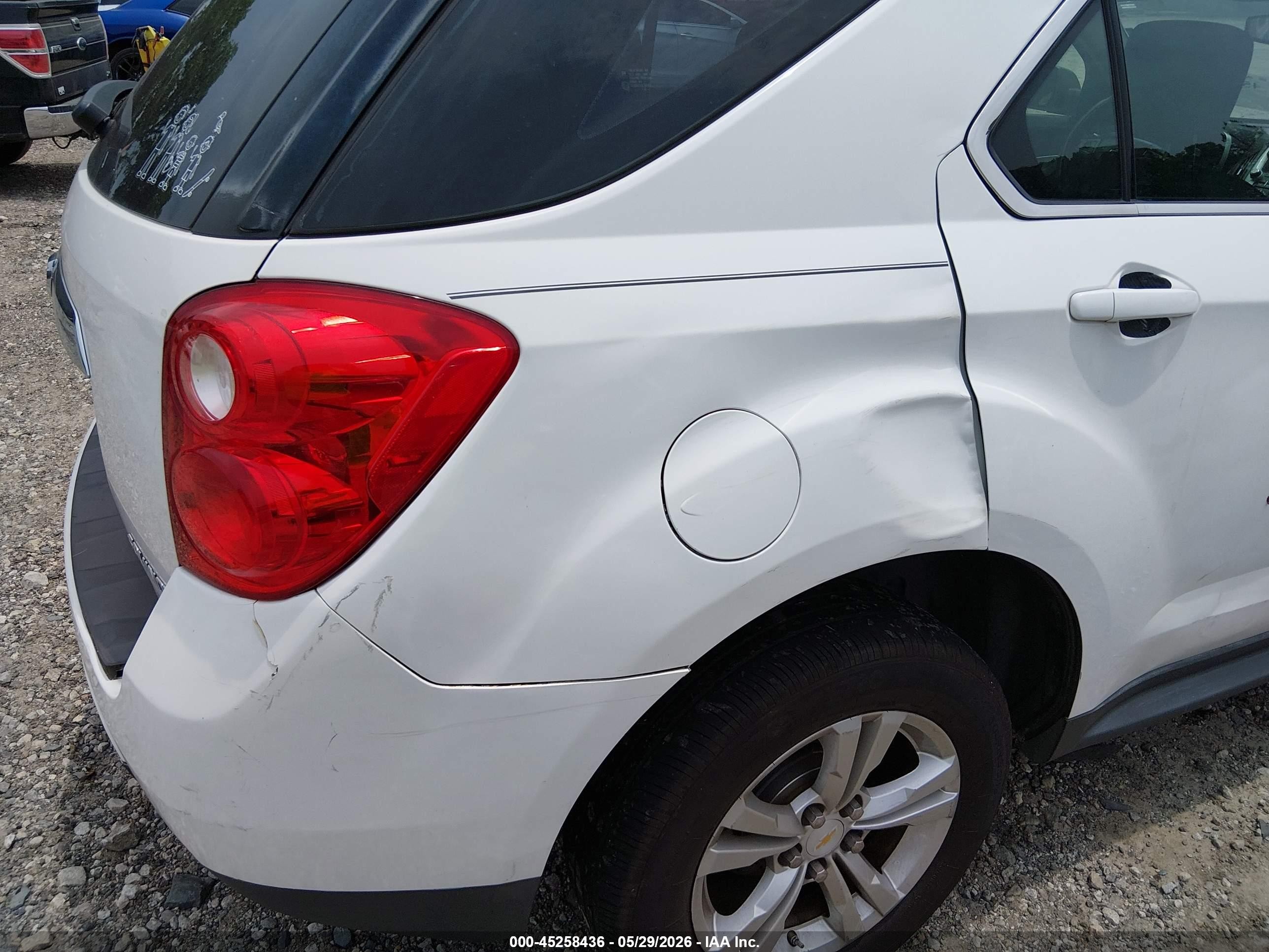 2013 Chevrolet Equinox Ls White vin: 1GNALBEK8DZ111616